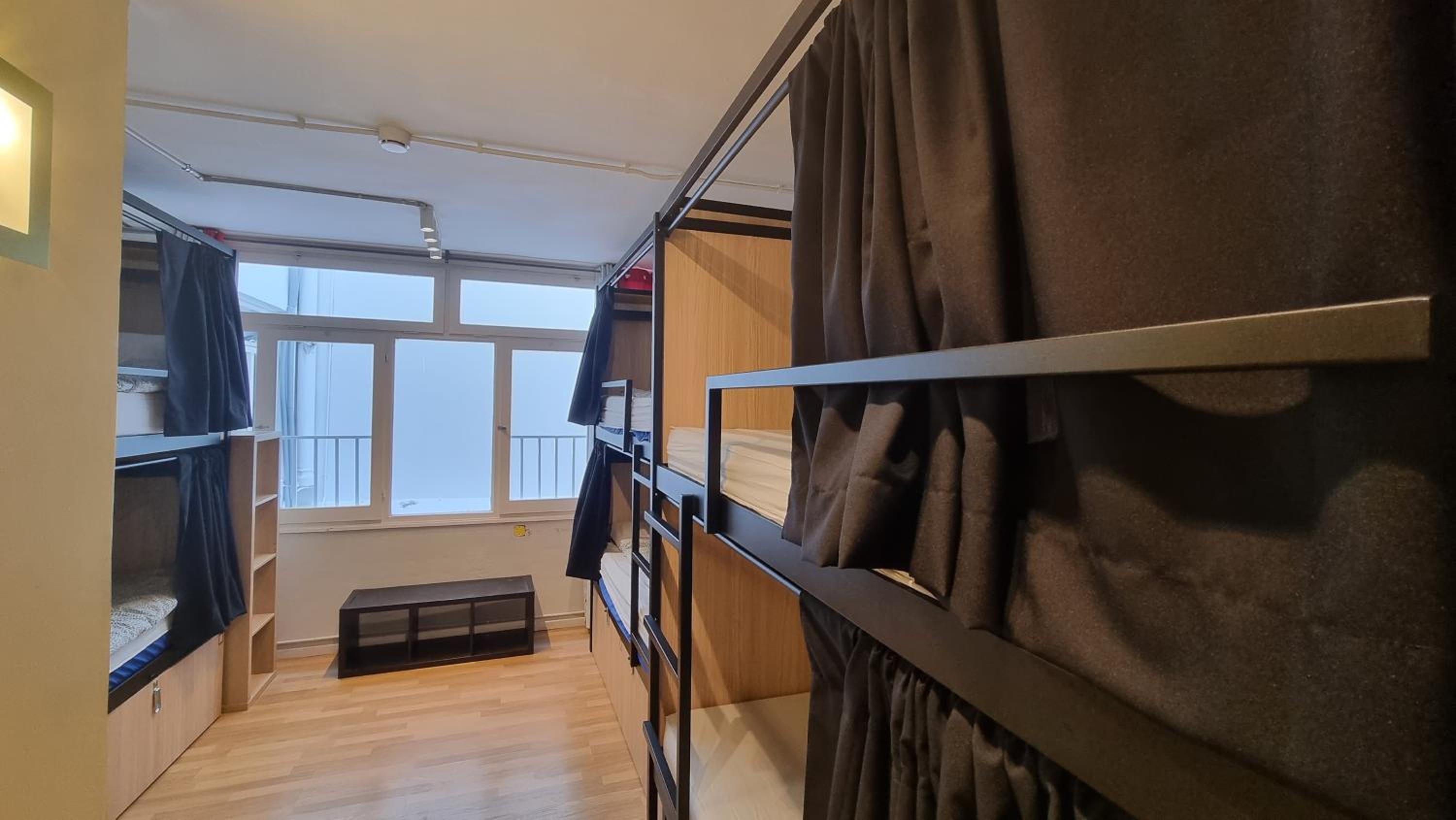 Cama en Dormitorio Mixto de 4 Camas con Baño Privado