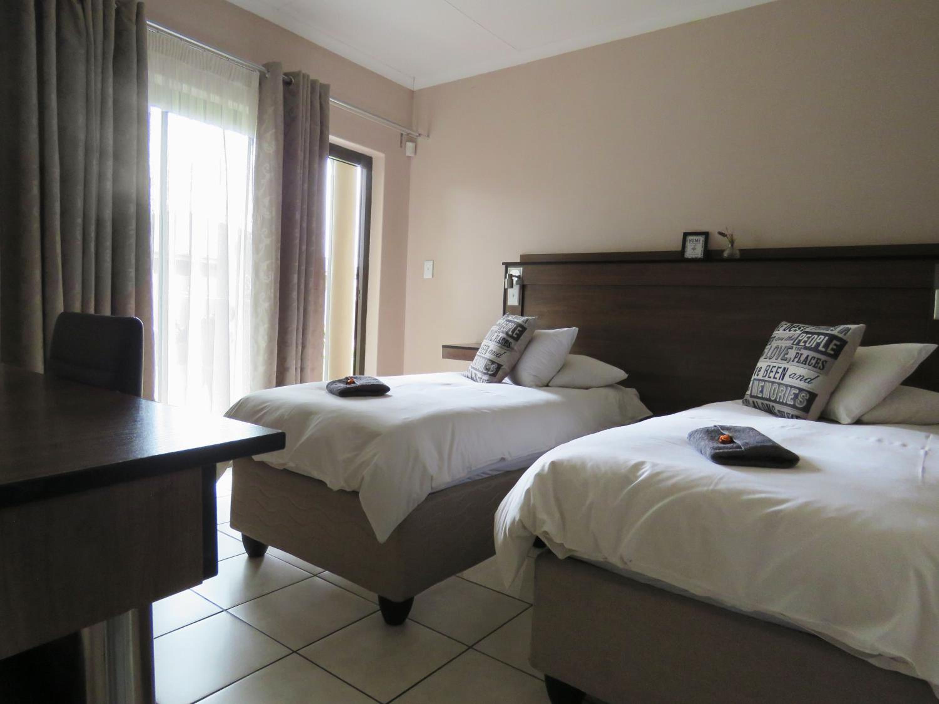  Twin Room with Shower - Photo 18