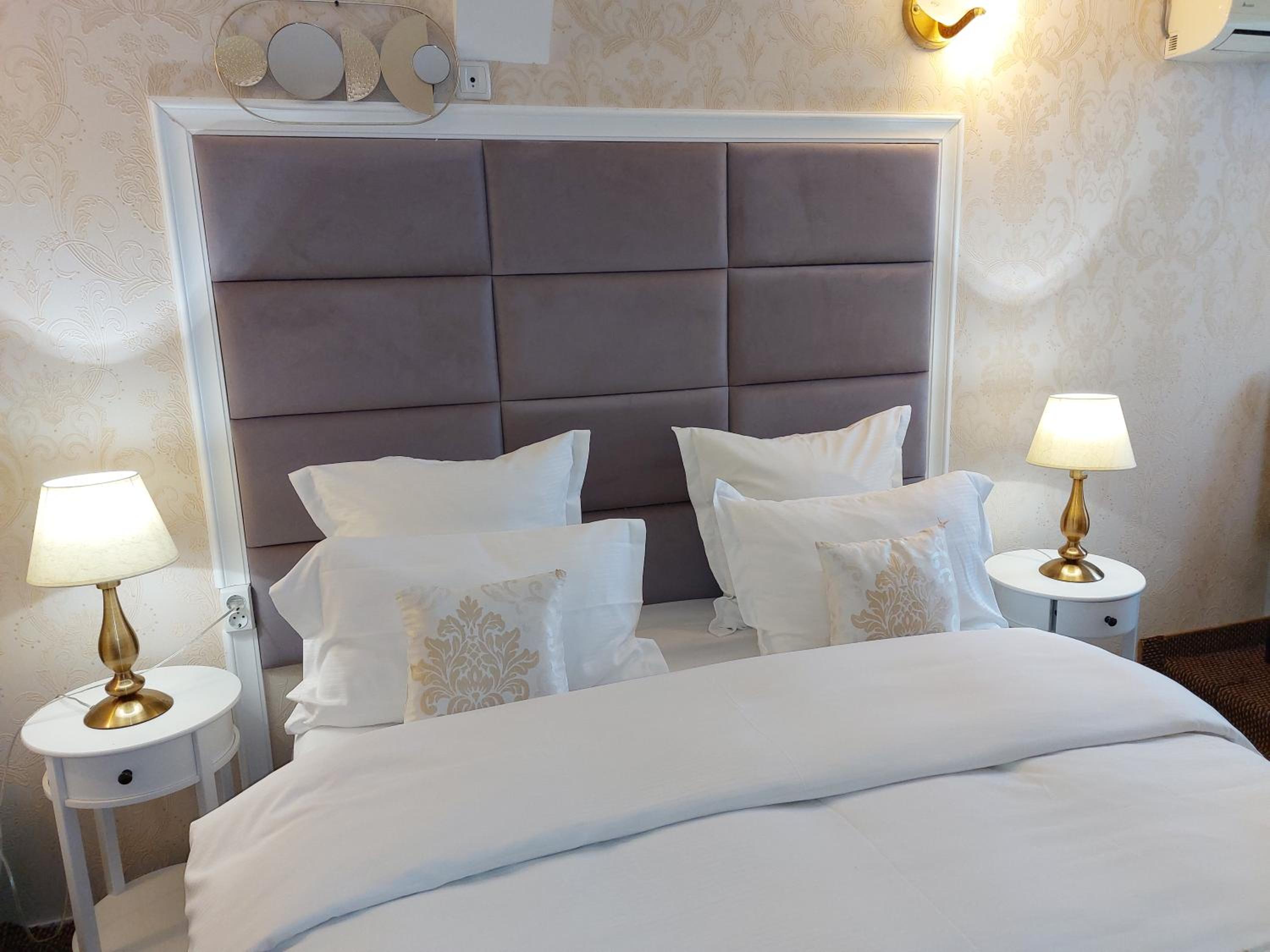 Comfort Triple Room with Shower - Photo 2
