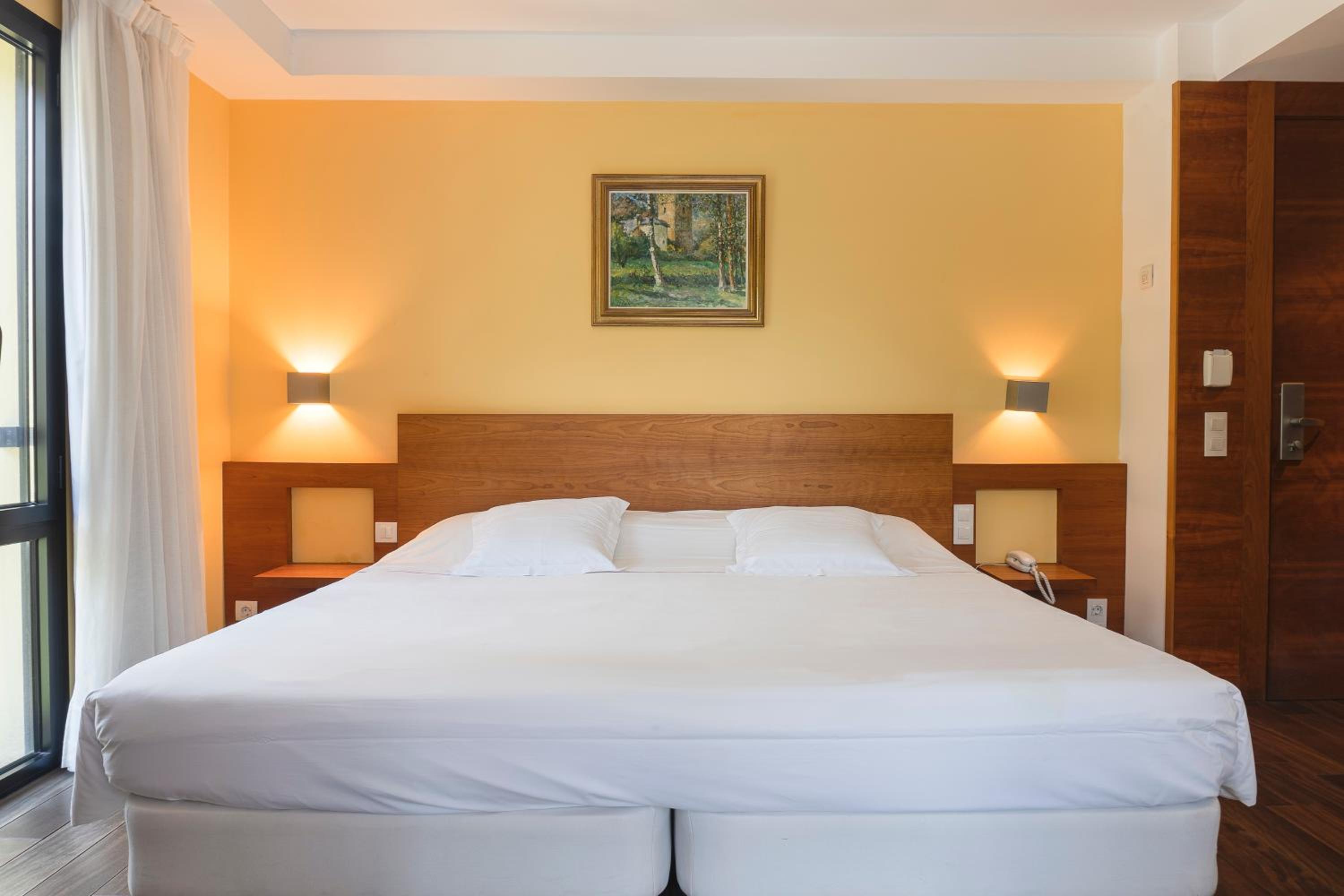 Deluxe King Room photo 2