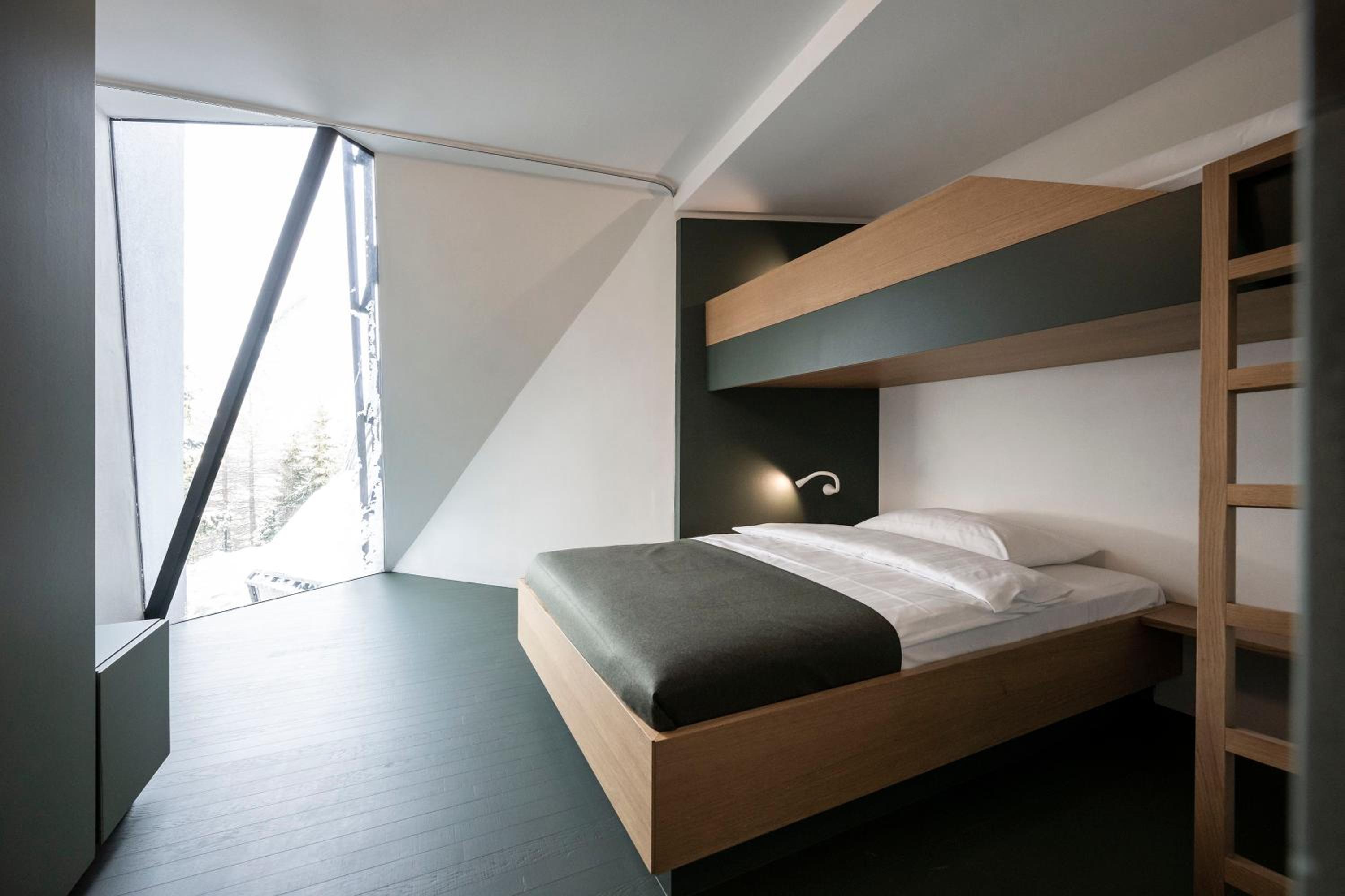 Apartment with Mountain View photo 3
