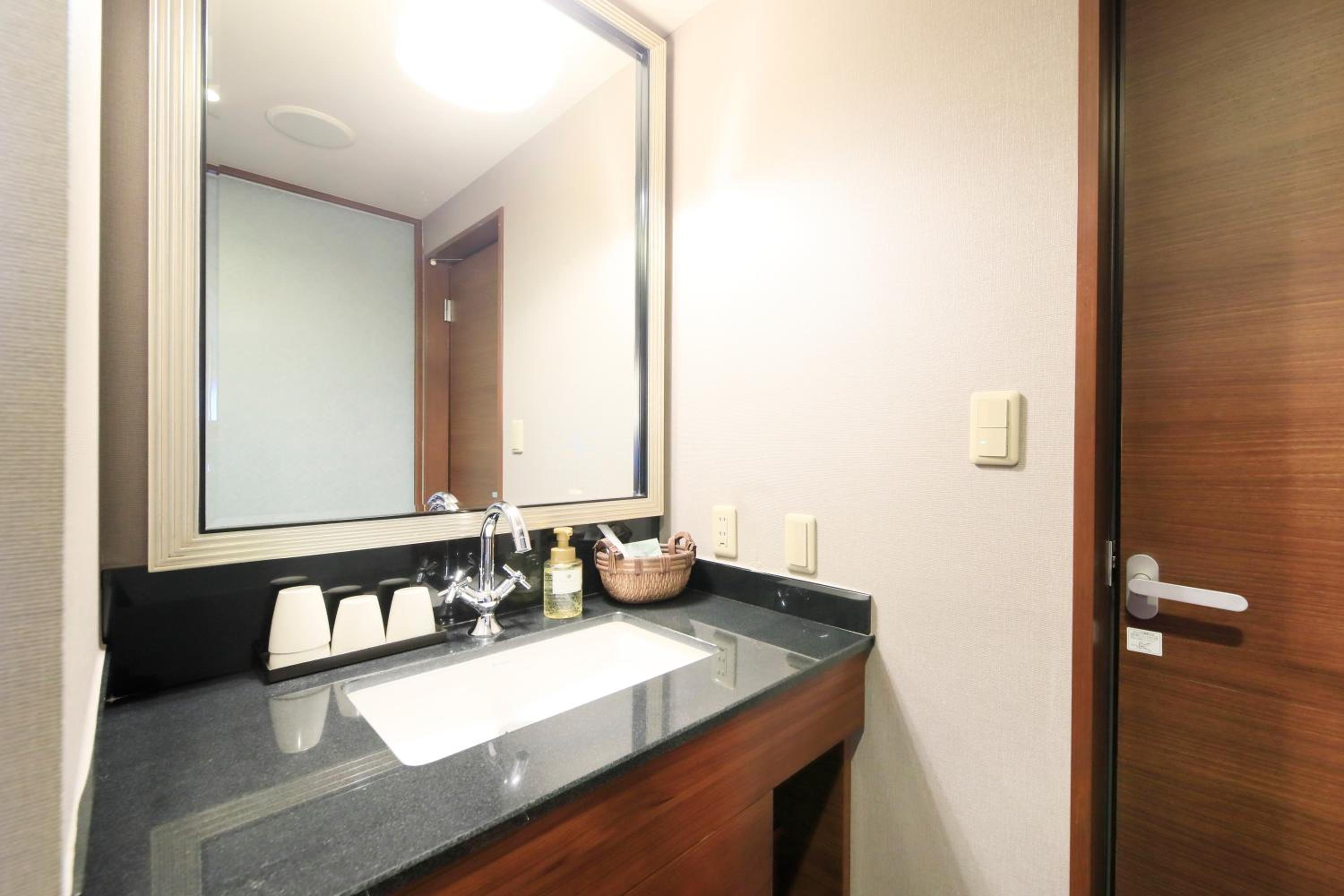 Deluxe Twin Room - Photo 6