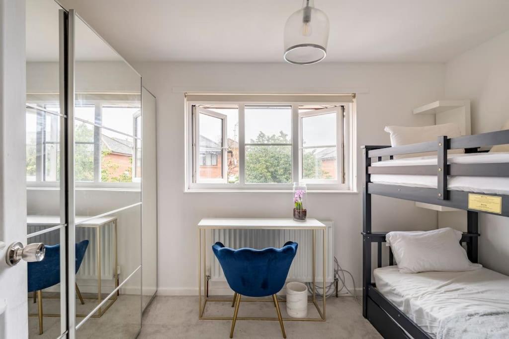 Twin Room with Shared Bathroom