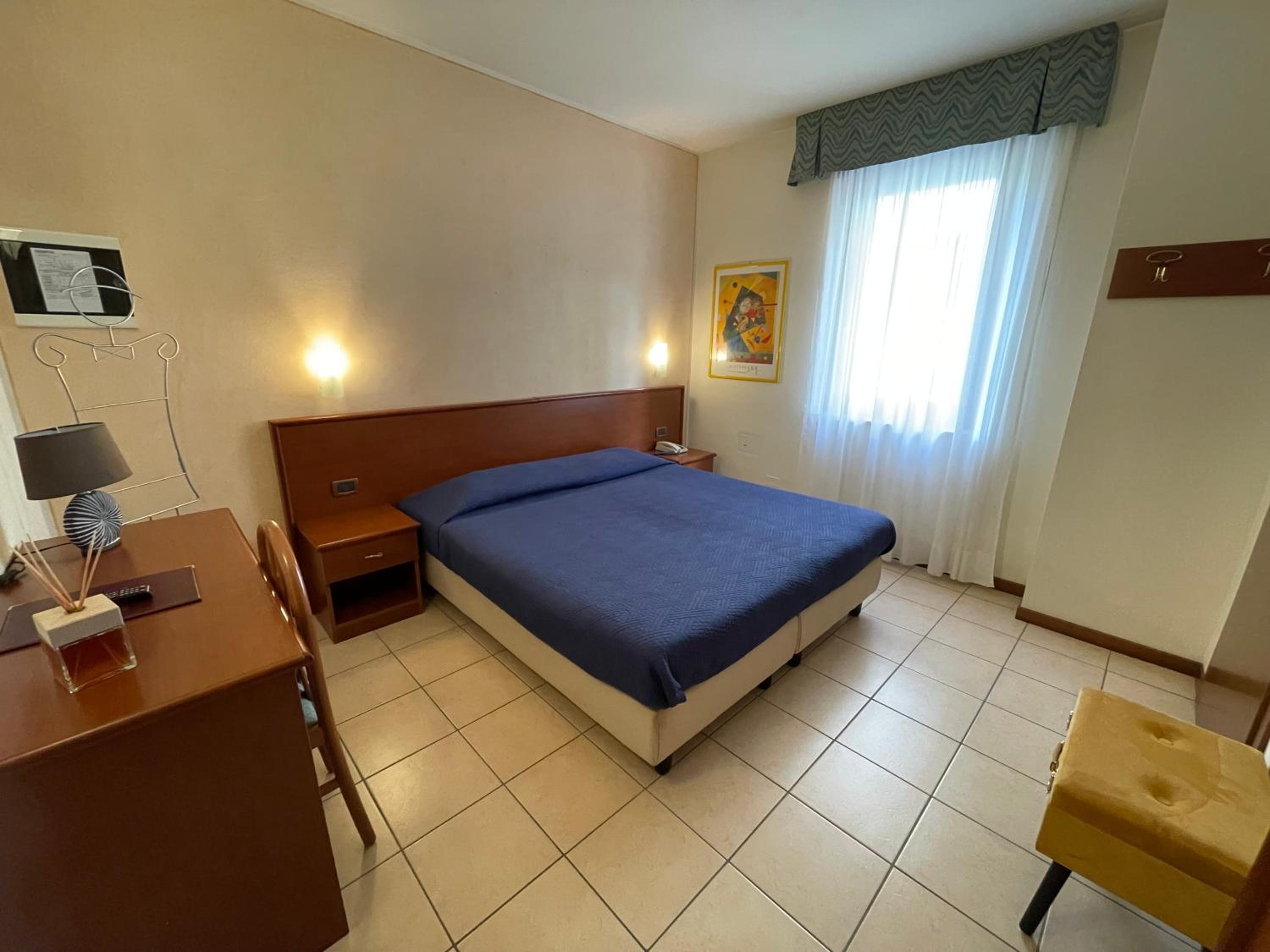 Economy Double Room - Photo 4