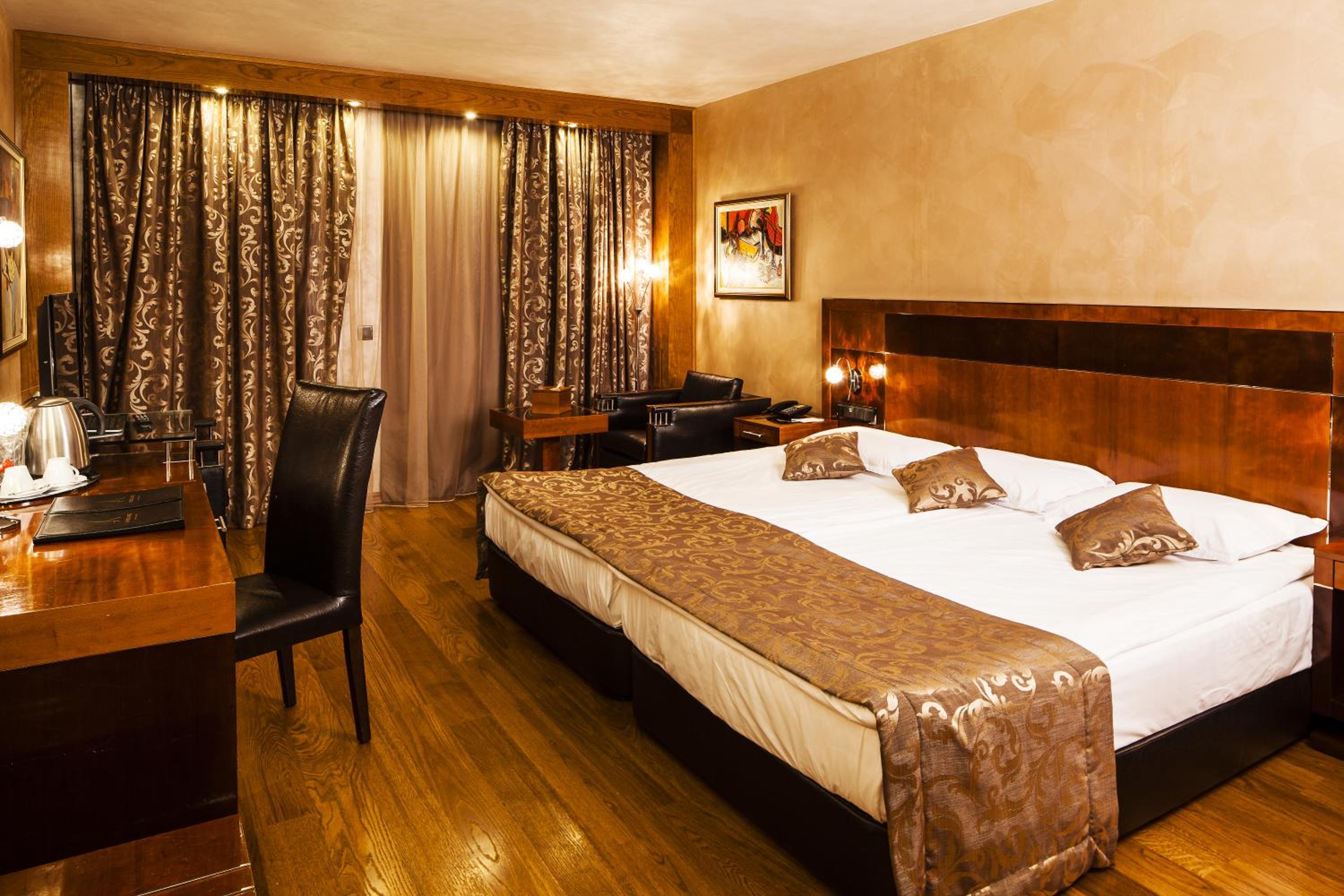 Double or Twin Room - Photo 2