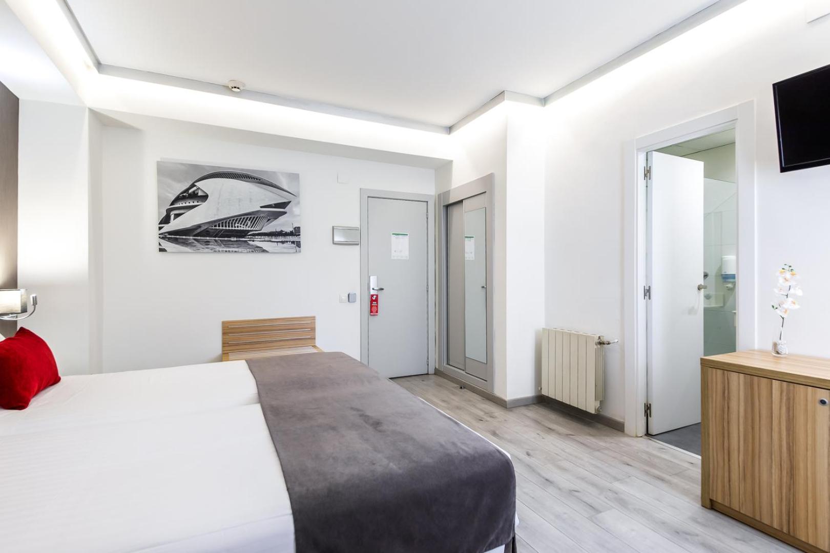 Double or Twin Room photo 3