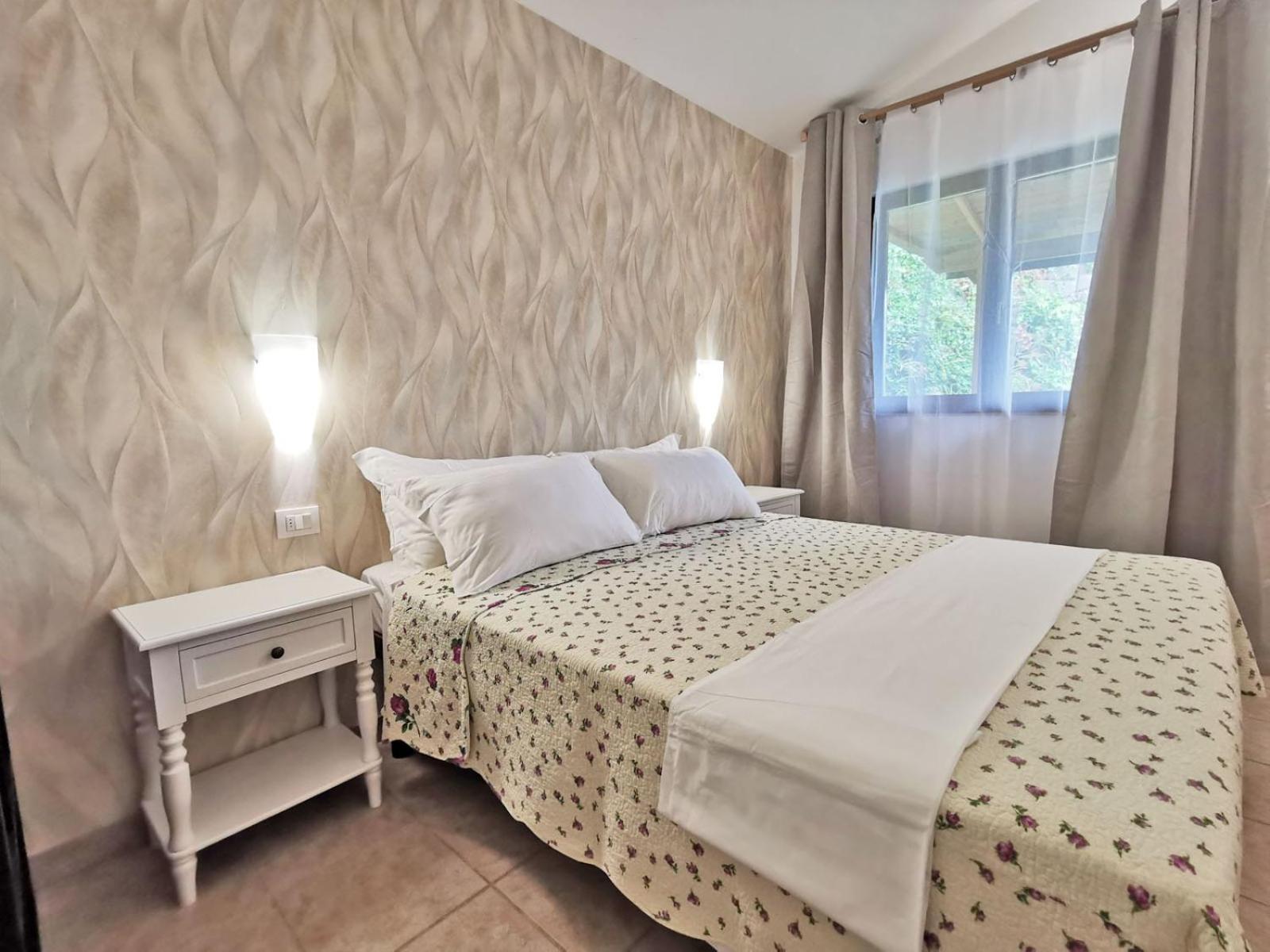 Deluxe Double Room with Extra Bed - Photo 3