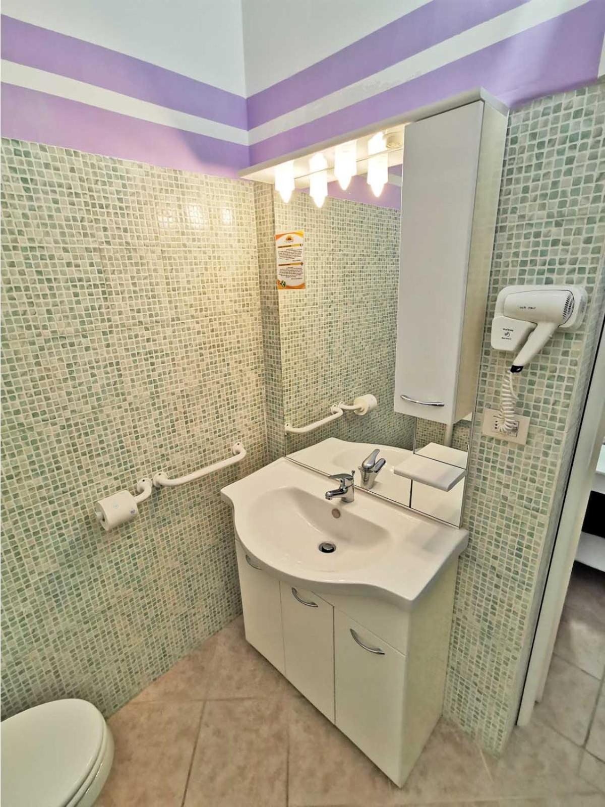 Double Room with Terrace - Photo 4
