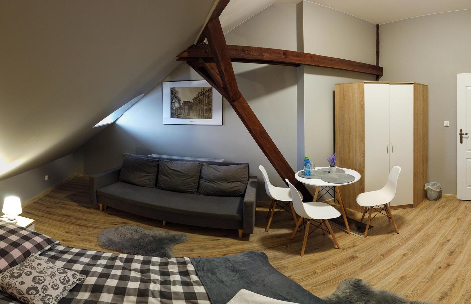 Superior Family Room photo 2