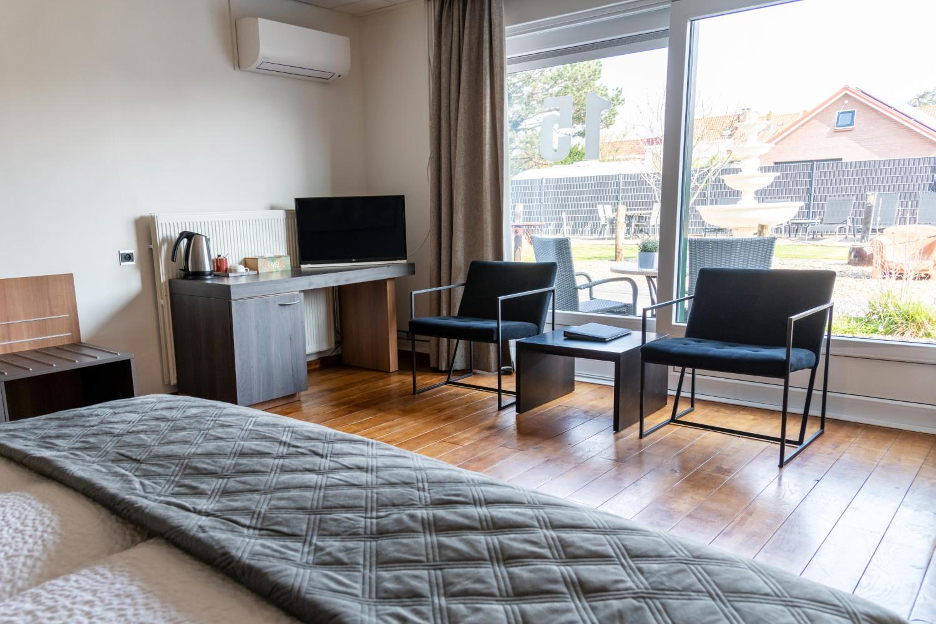 Double Room with Terrace photo 3