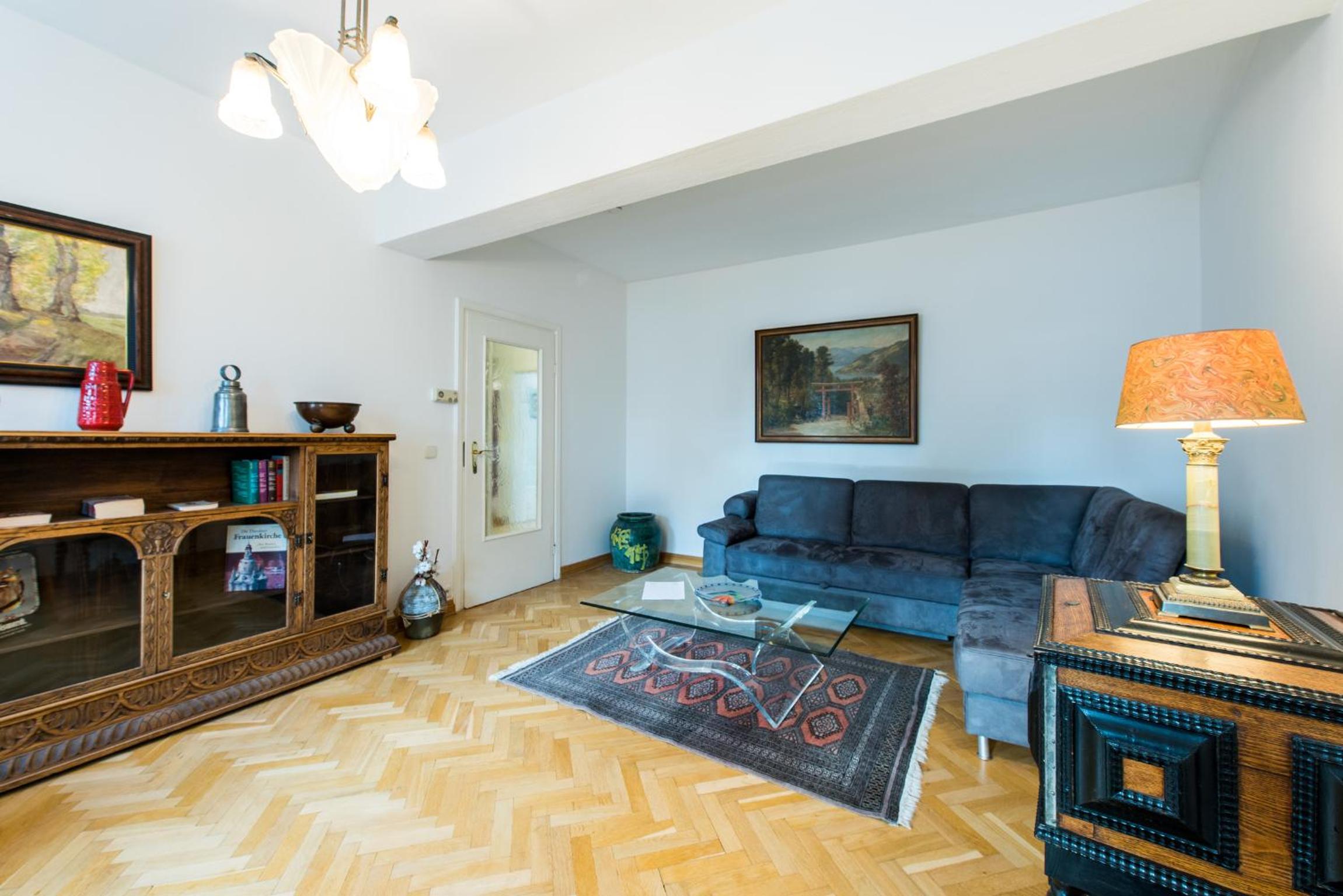Apartment photo 2