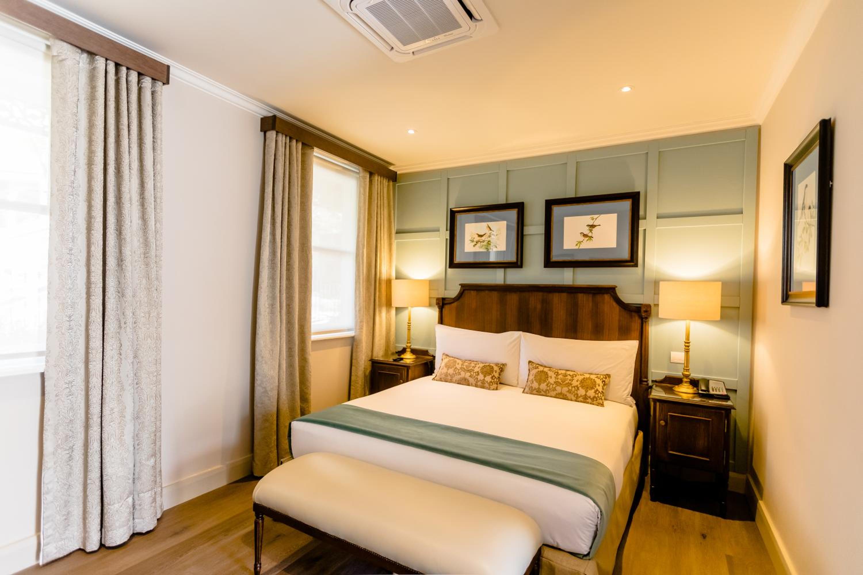 Standard King Room photo 2