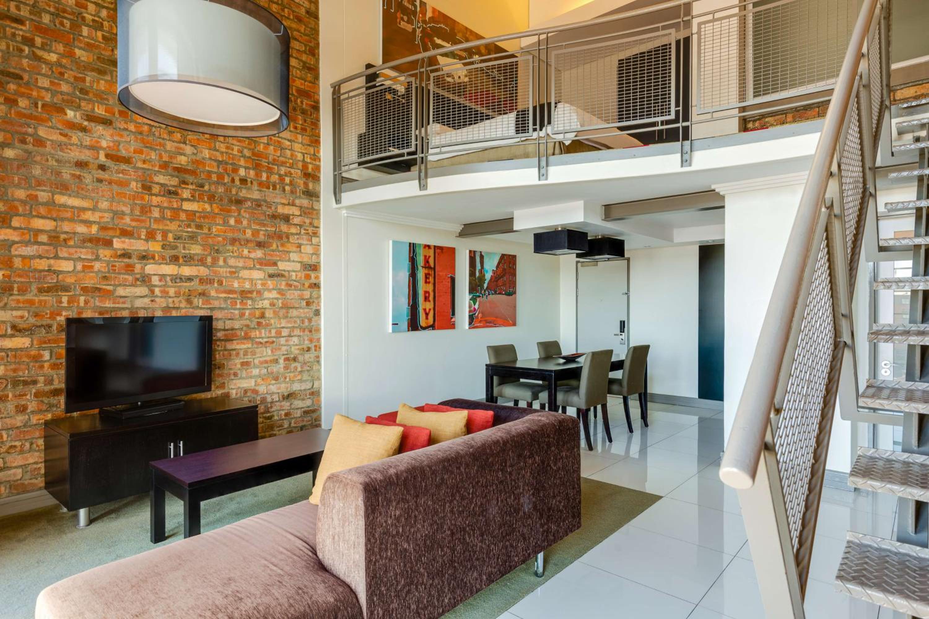 Loft Room - Non-Smoking - Photo 8