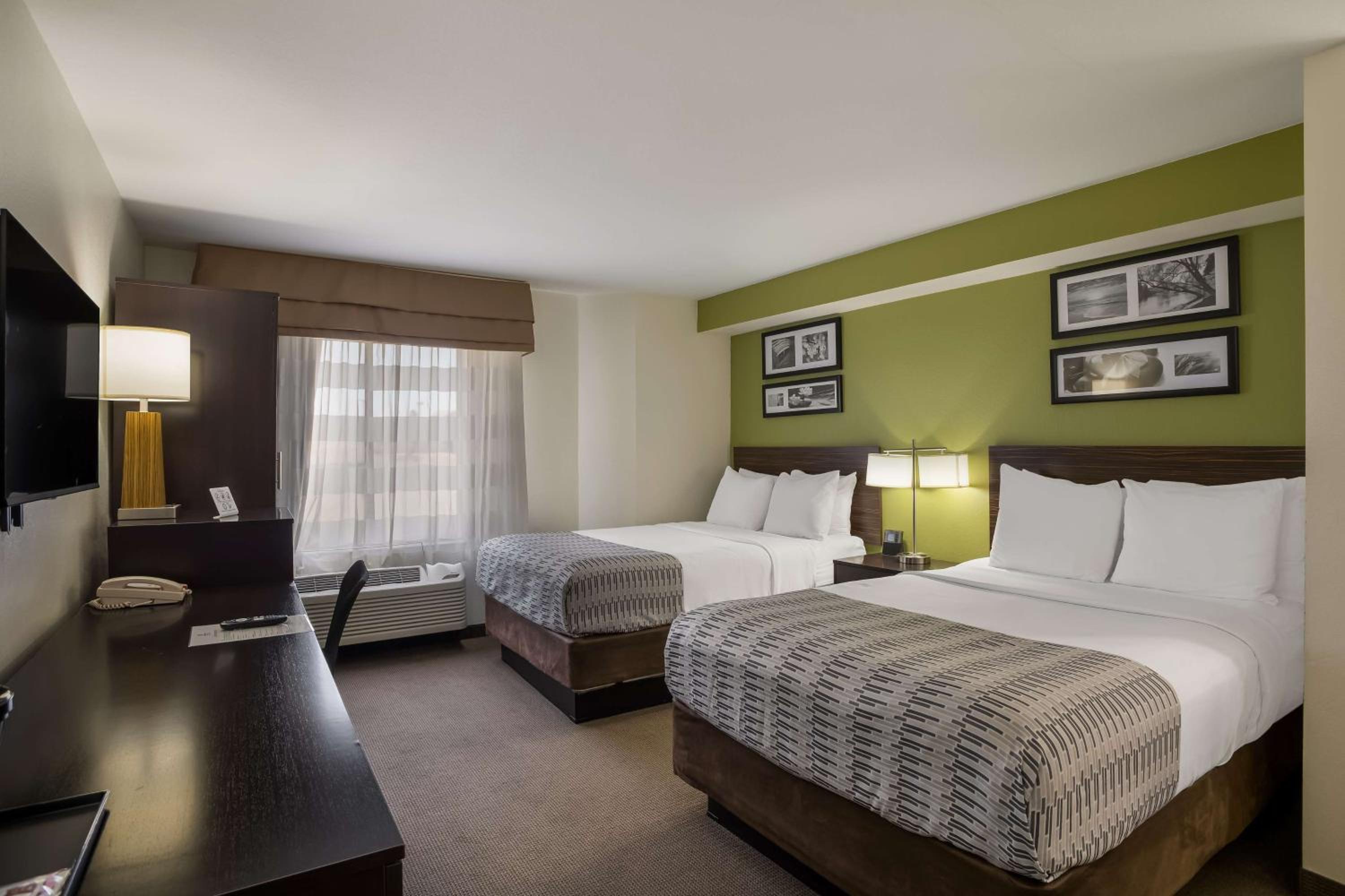 Double Room with Two Double Beds - Photo 3