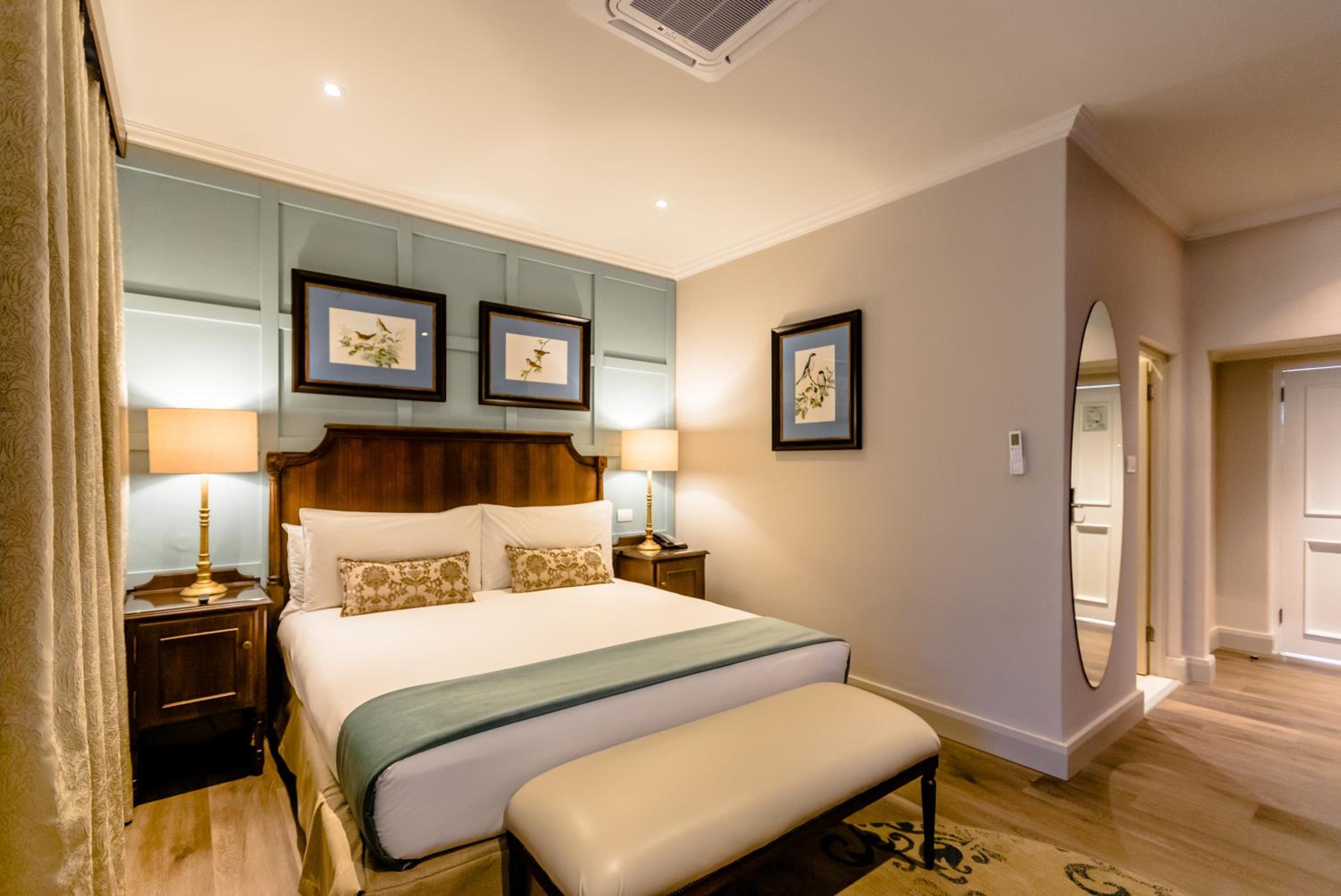 Standard King Room photo 1