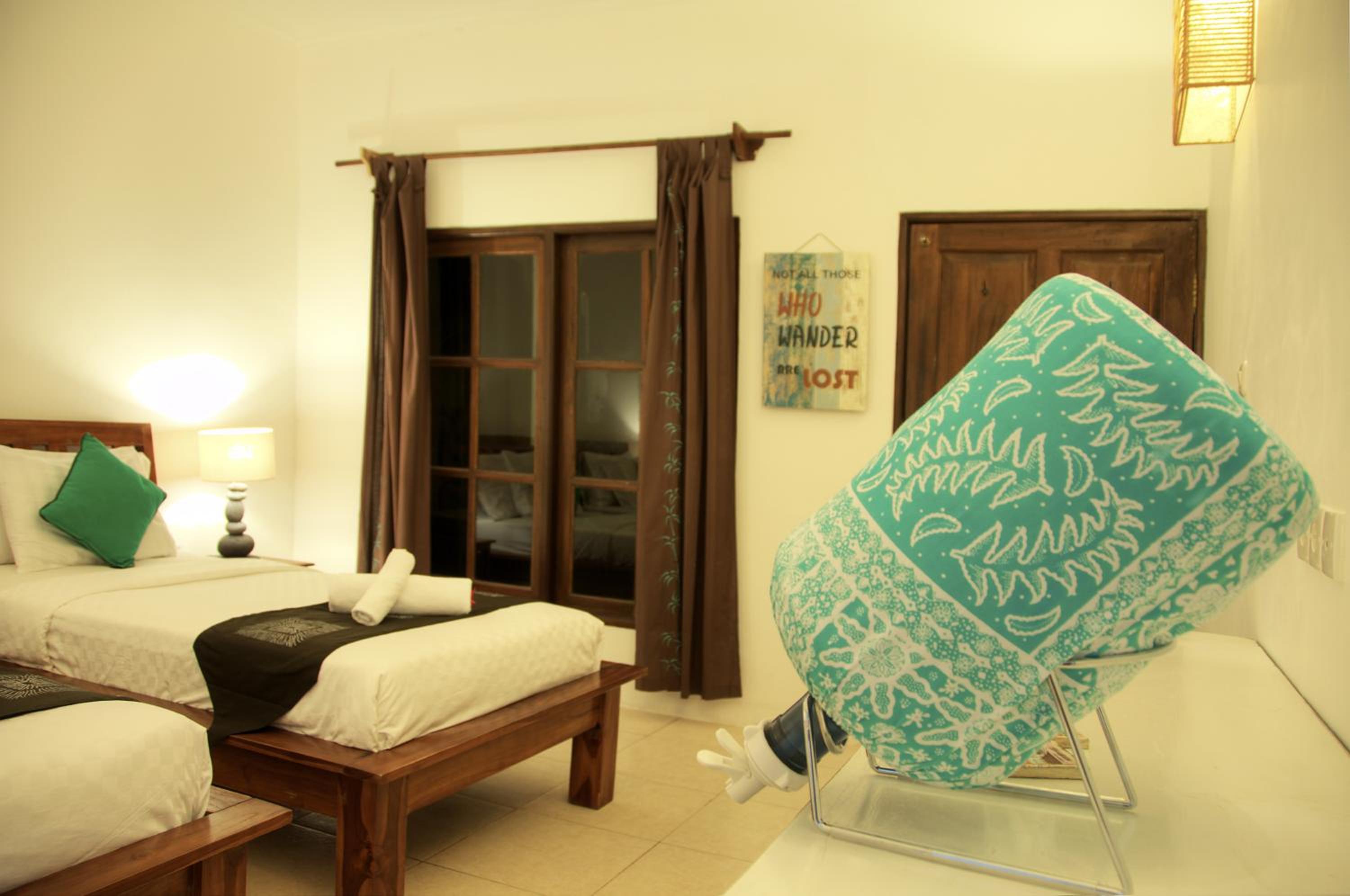 Standard Twin Room - Photo 2
