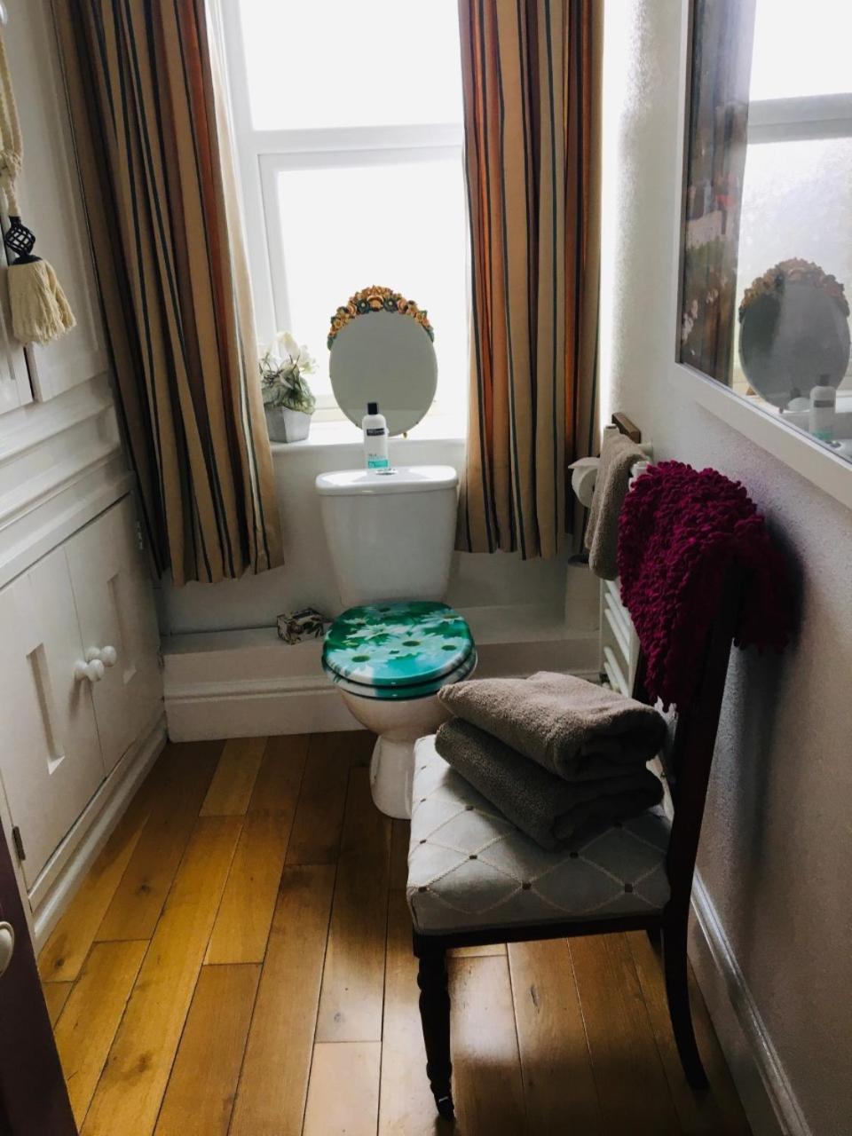 Double Room with Private External Bathroom photo 2