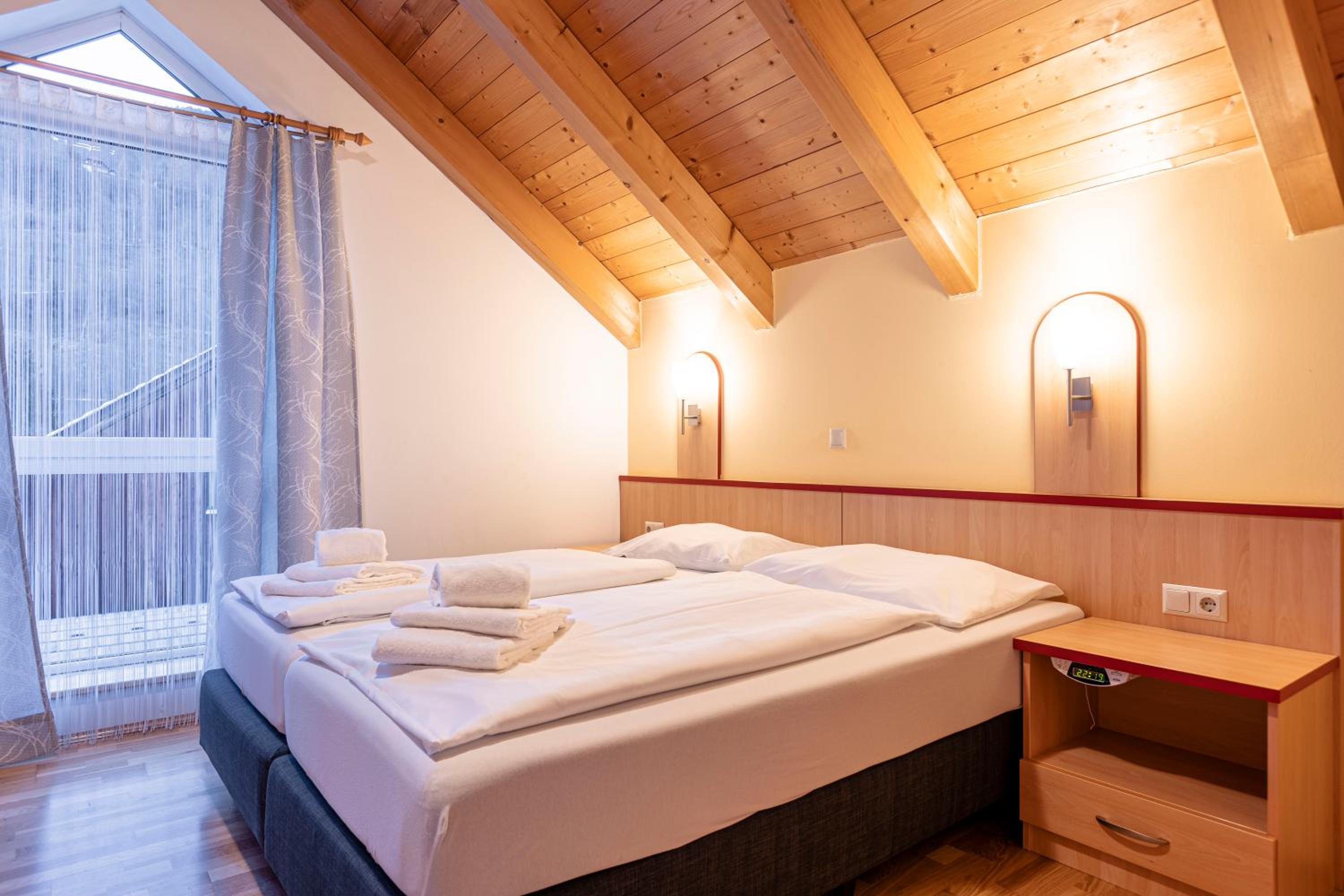 Studio Gallery - Photo 12