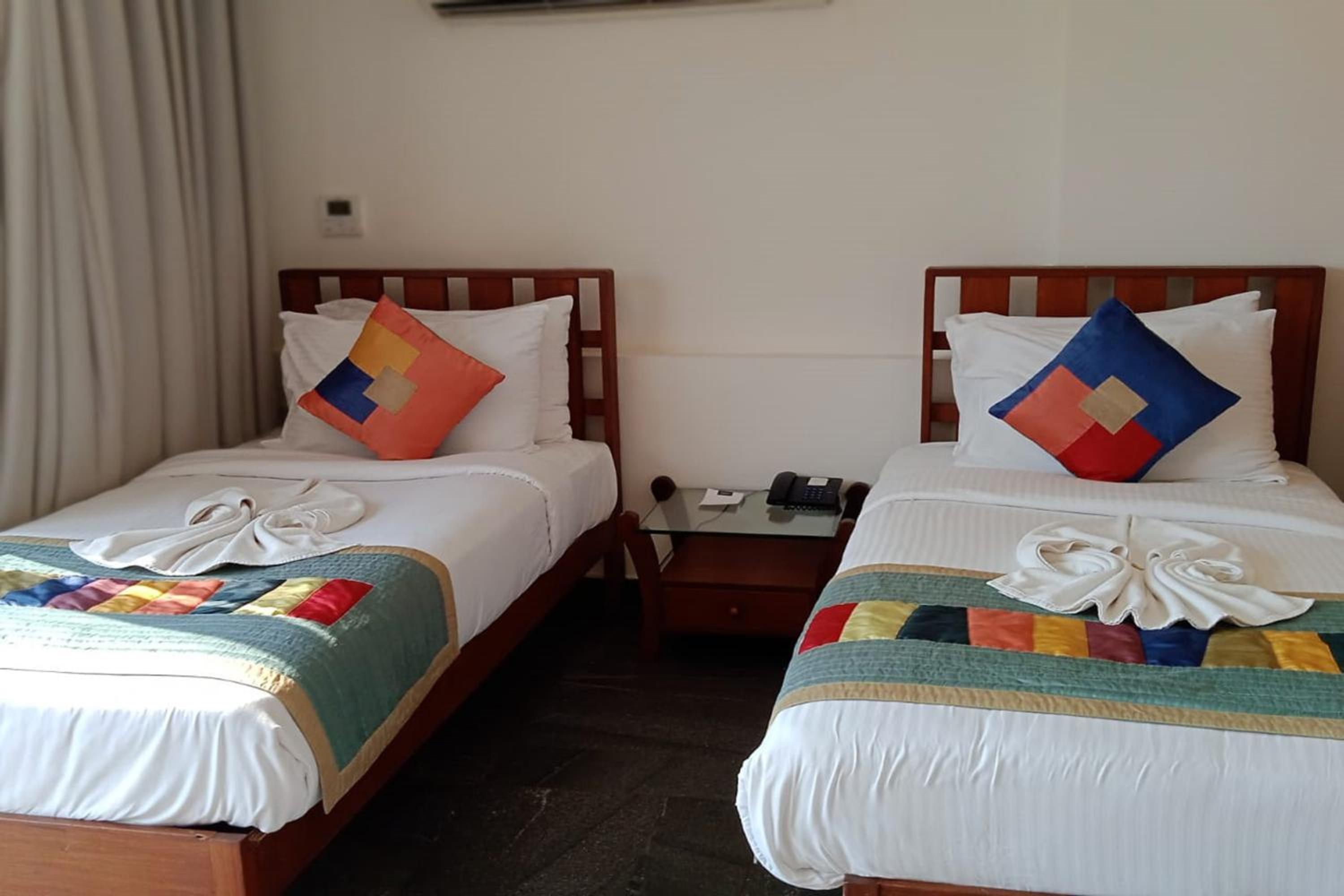 Loft Room with Balcony - 15% Food & Soft Beverages discount on A-la-carte - Happy Hours 2 + 1 on House Brand Liquor between 11 AM to 5 PM (till 30th Sep) - Photo 5