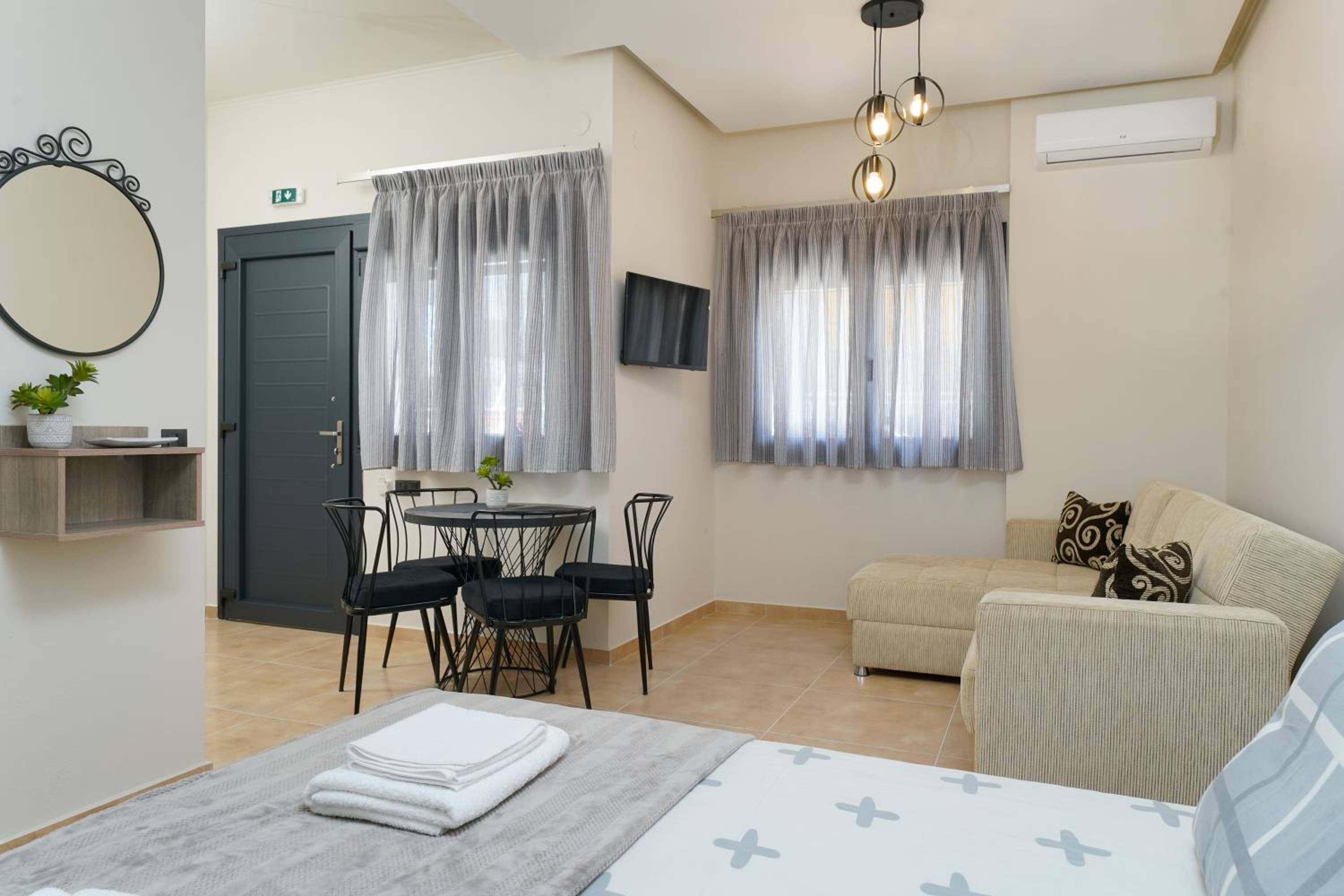 Apartment with Balcony photo 1