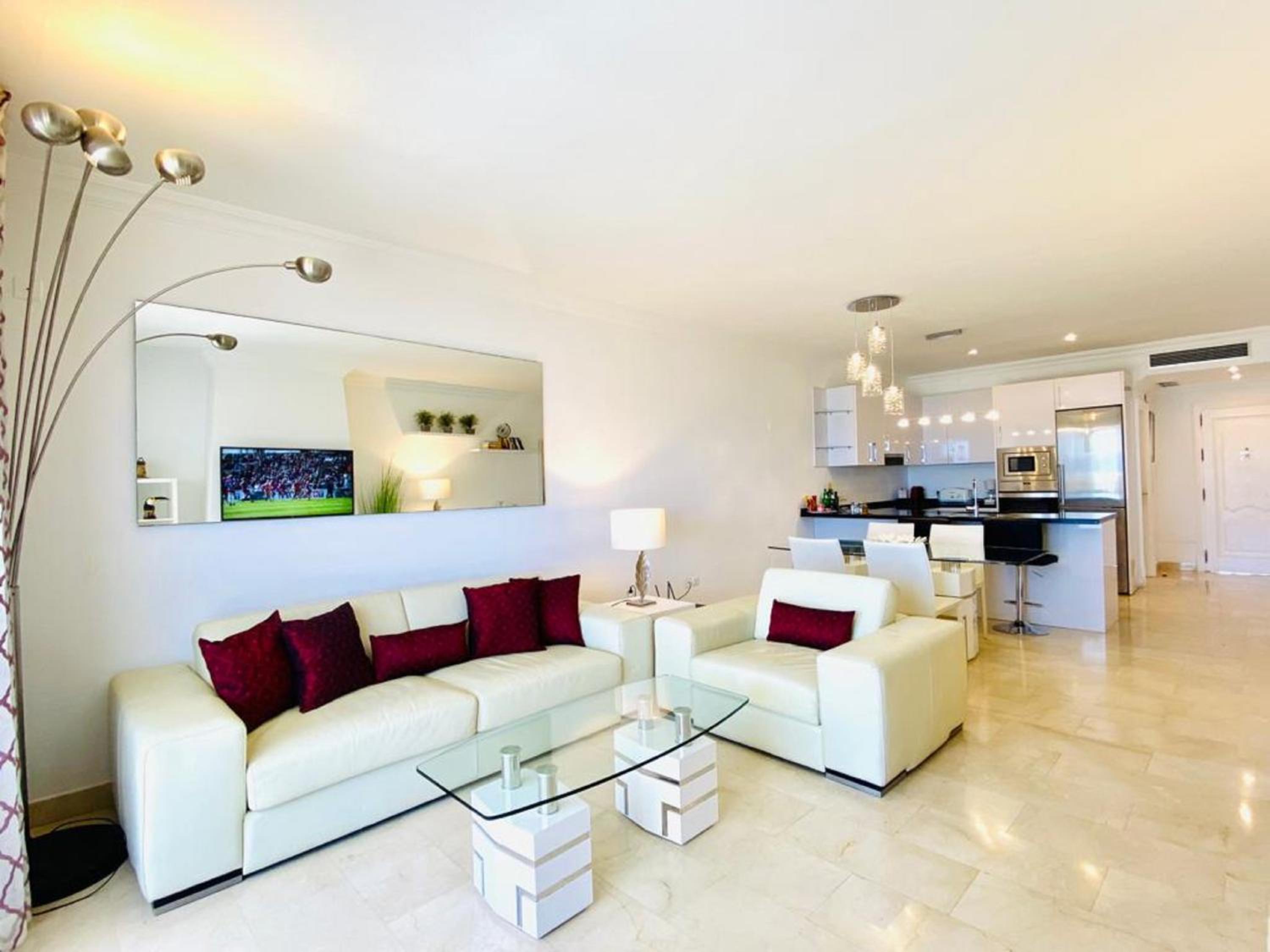 Two-Bedroom Deluxe Apartment with Spa Bath - Photo 1