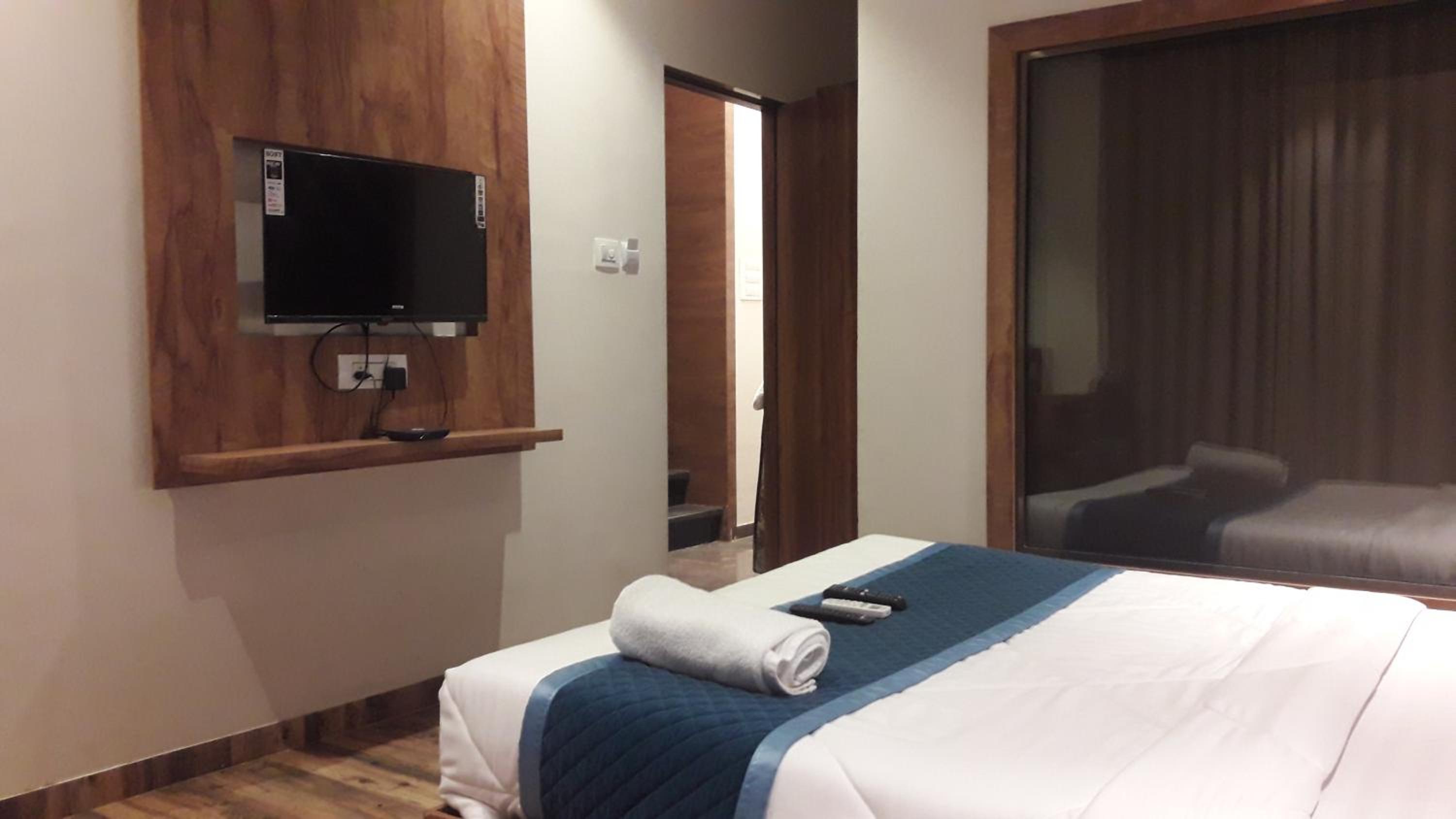 Standard King Room