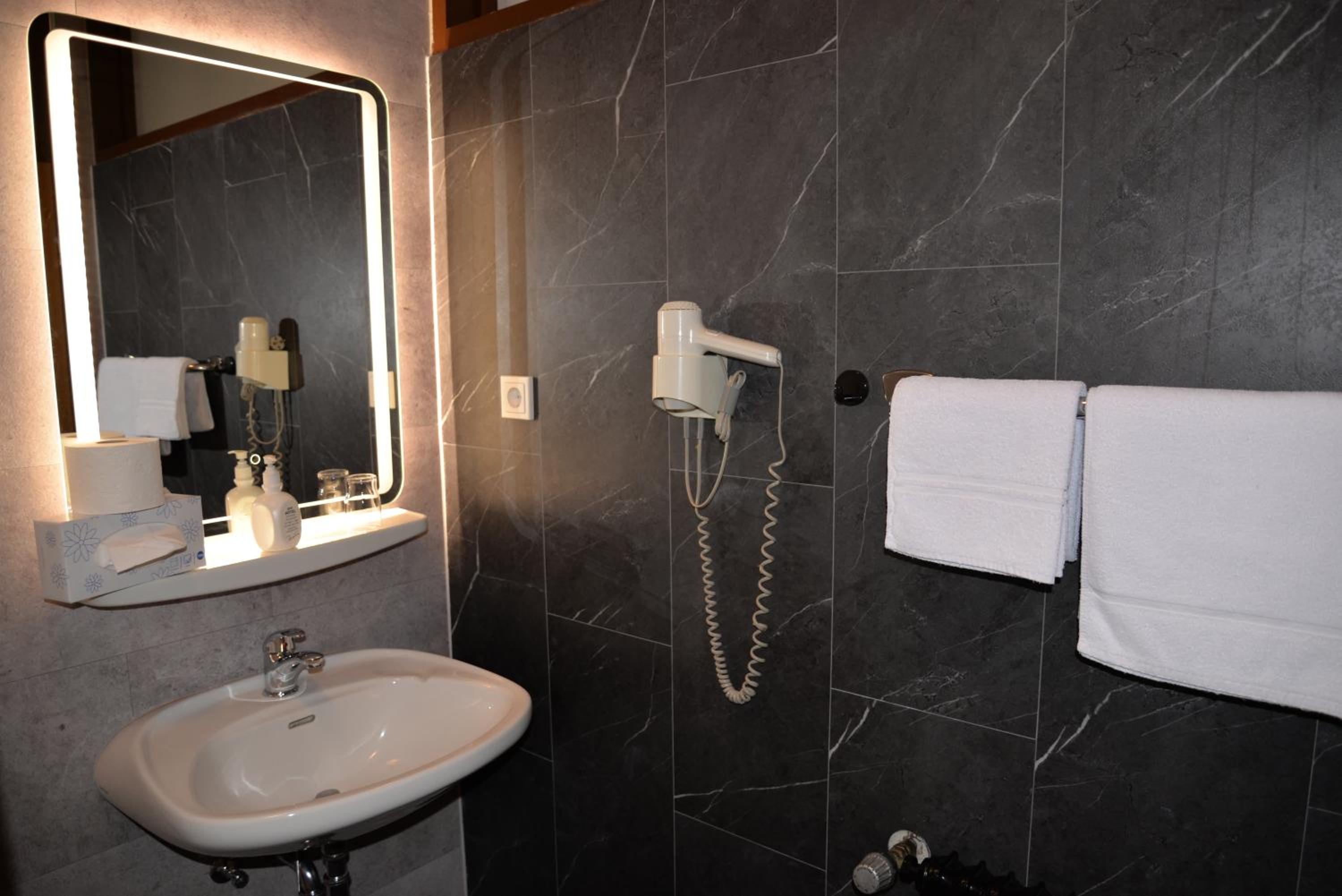 Superior Double Room - Photo 2