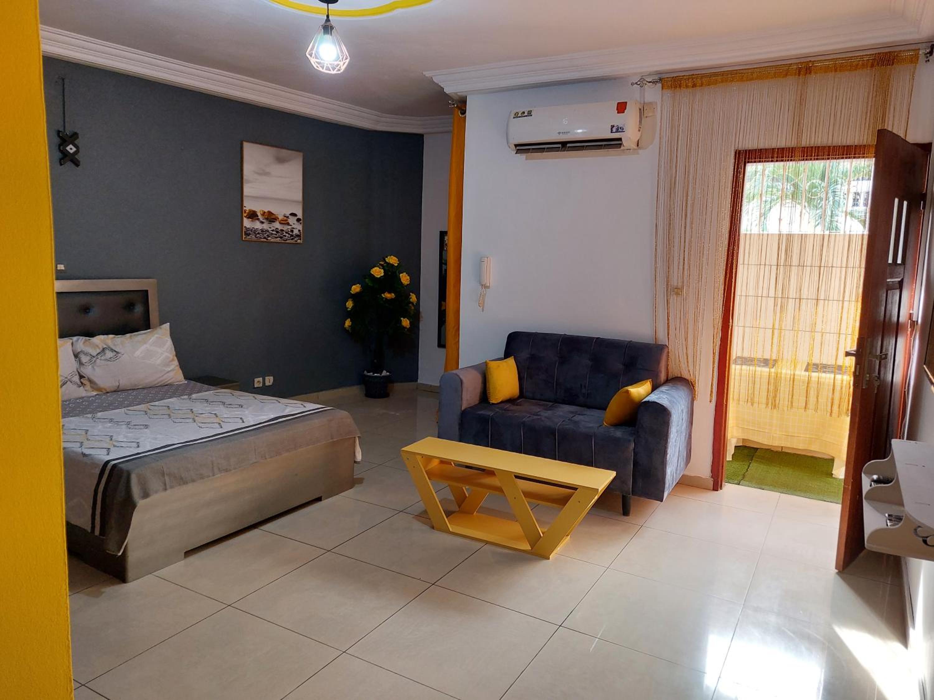 Studio Apartment photo 1