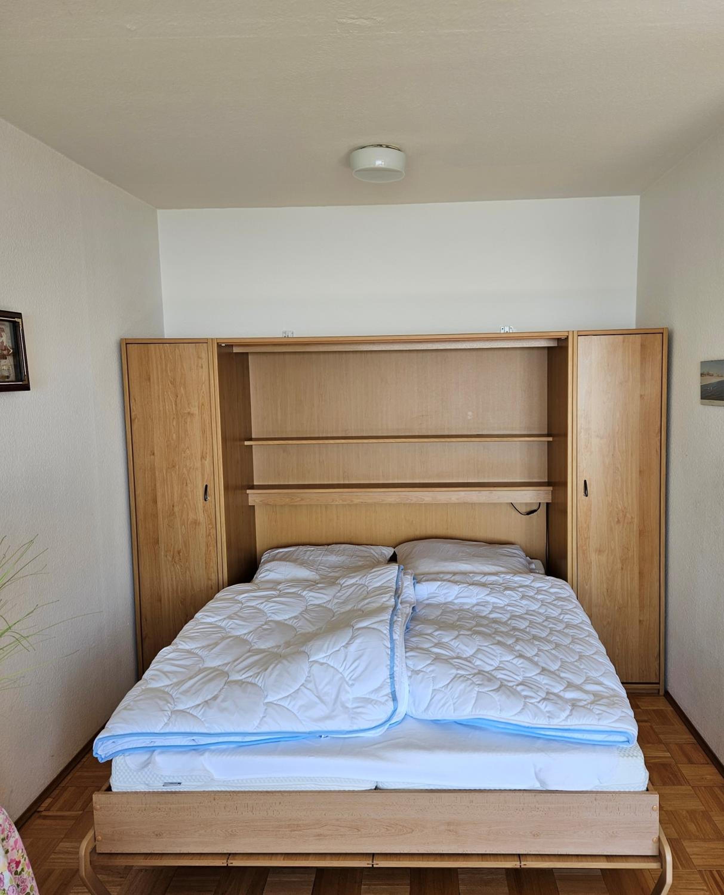 Apartment with Lake View photo 2