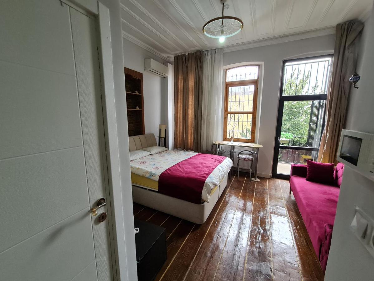 Apartment with Terrace photo 3