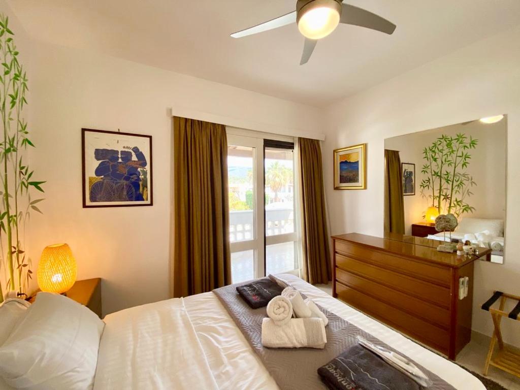 Three-Bedroom Villa photo 3