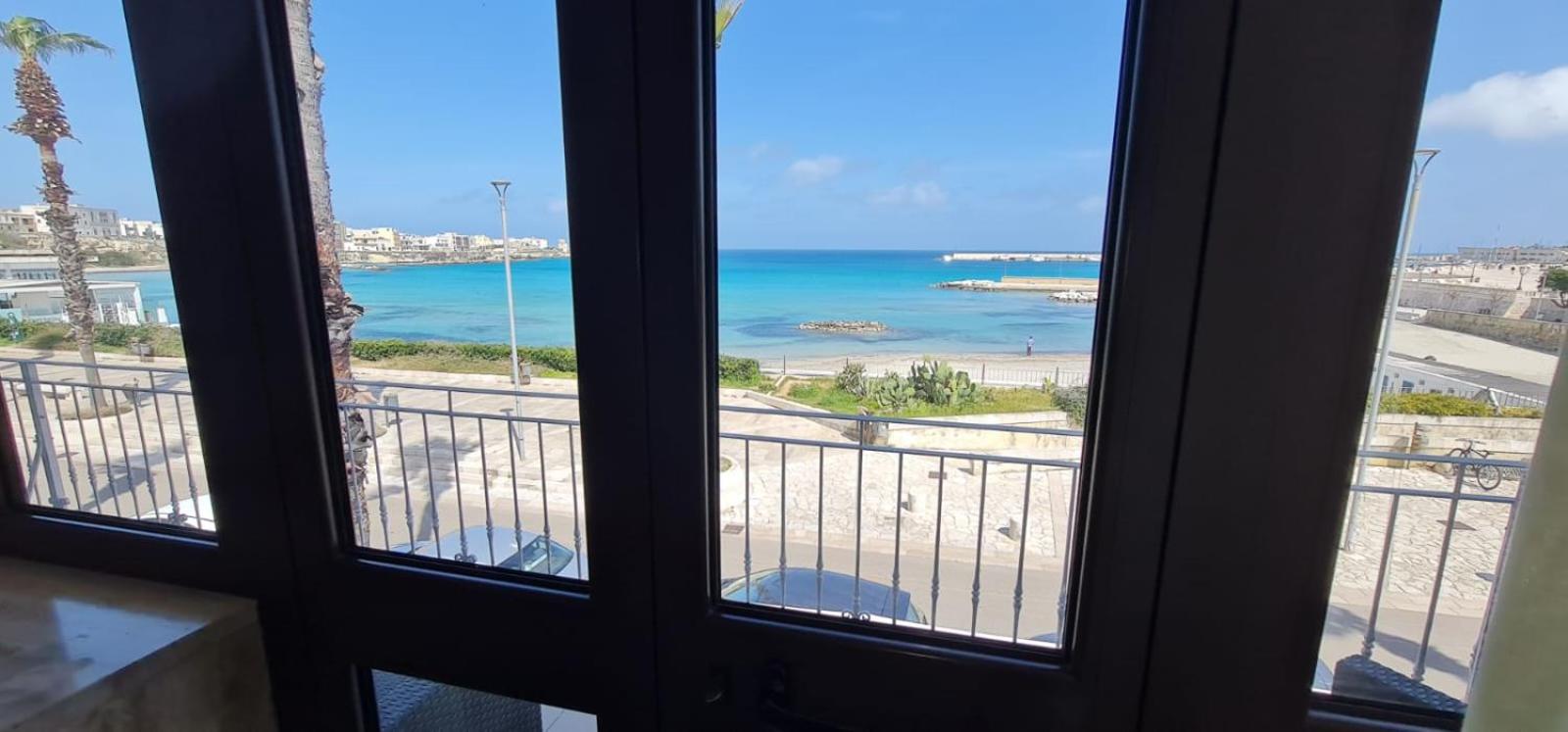 Deluxe Double Room with Balcony and Sea View photo 3