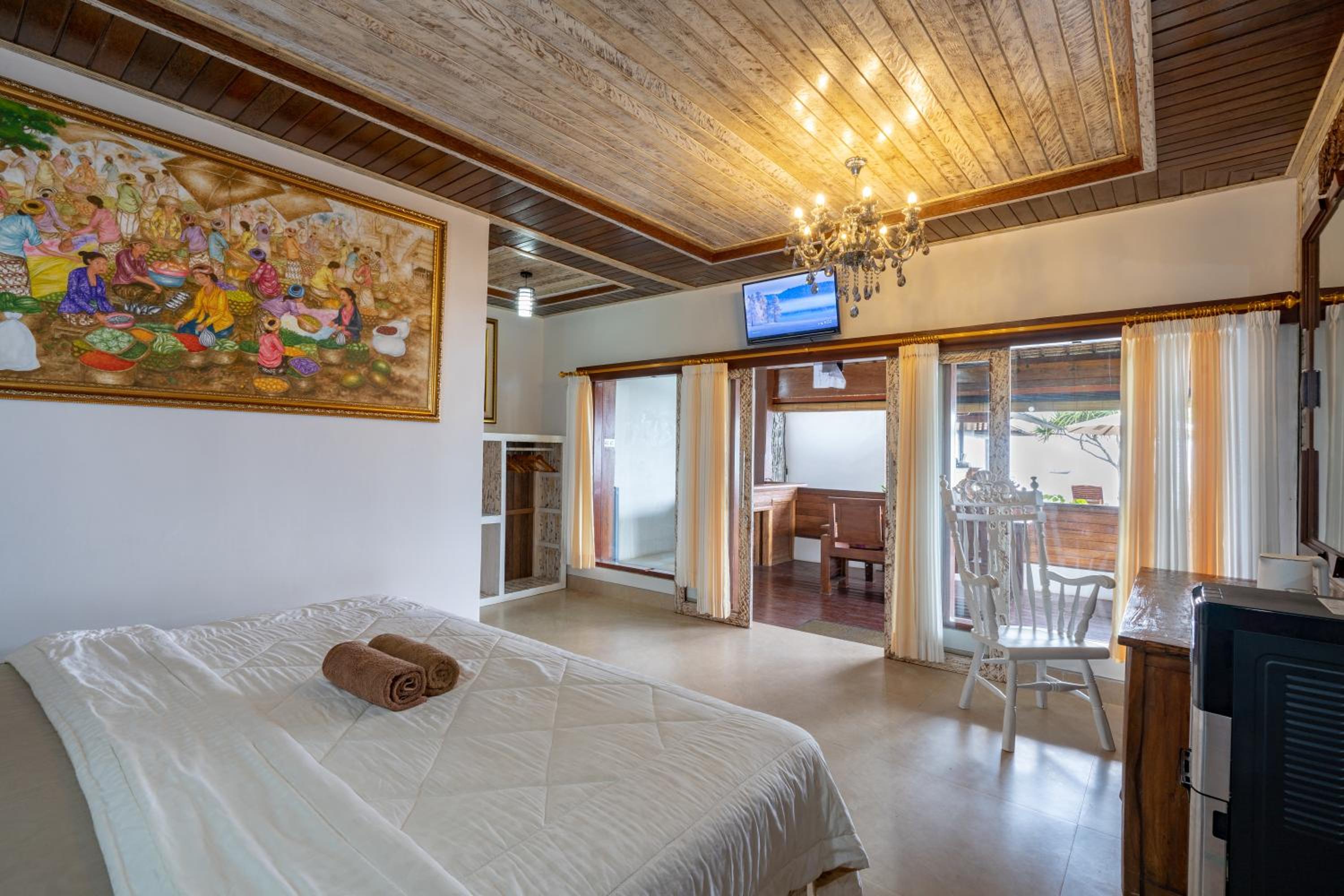 Deluxe Double Room with Side Sea View photo 3