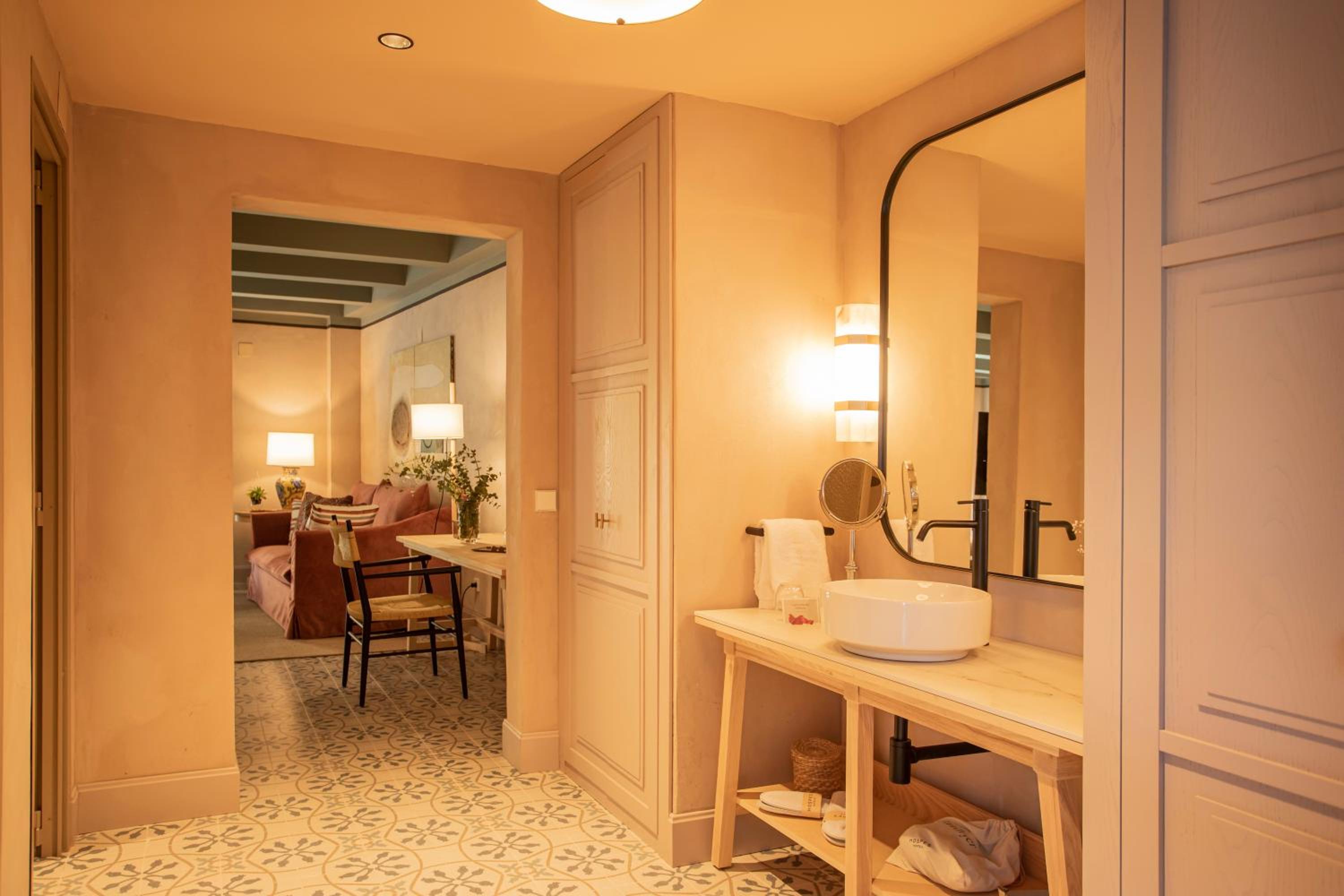 Junior Suite (2 Adults)