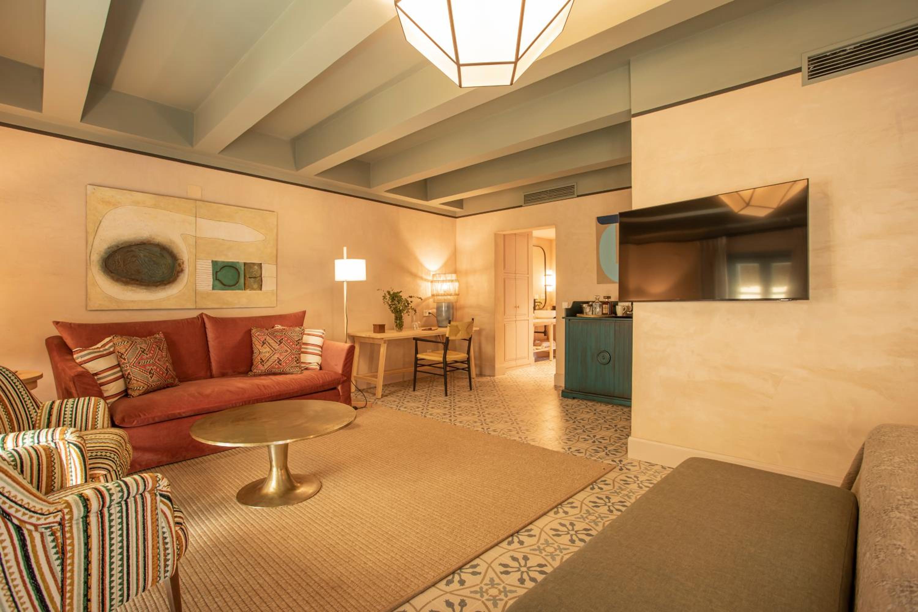 Junior Suite (2 Adults)