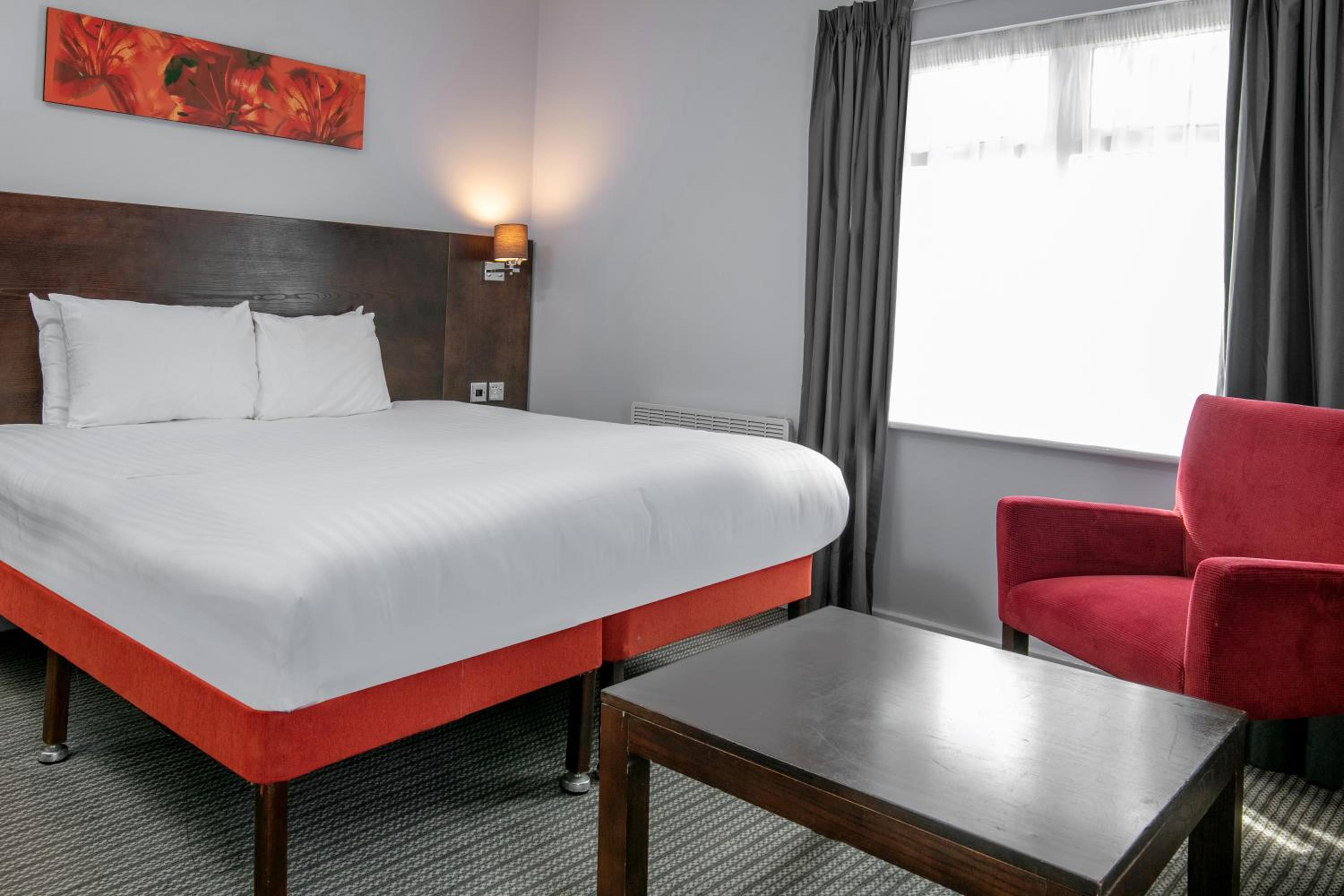 Executive Double Room with Sofa Bed - Photo 11