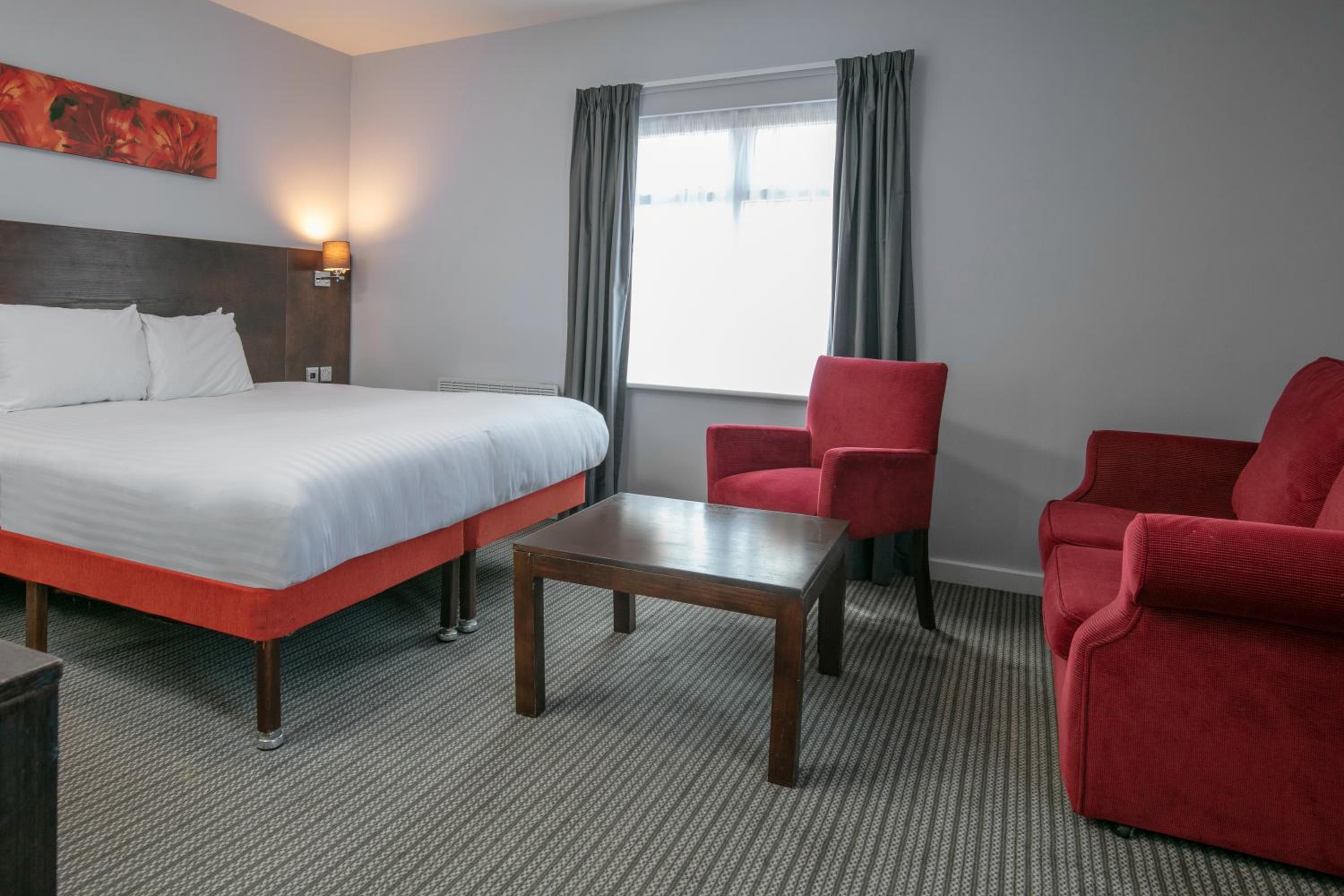 Executive Double Room with Sofa Bed - Photo 14