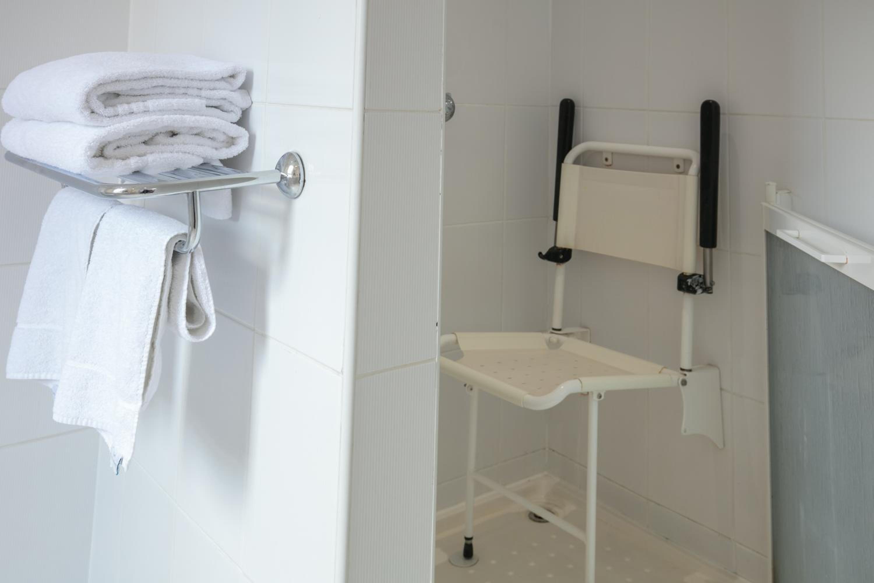 Double Room - Disability Access - Photo 5