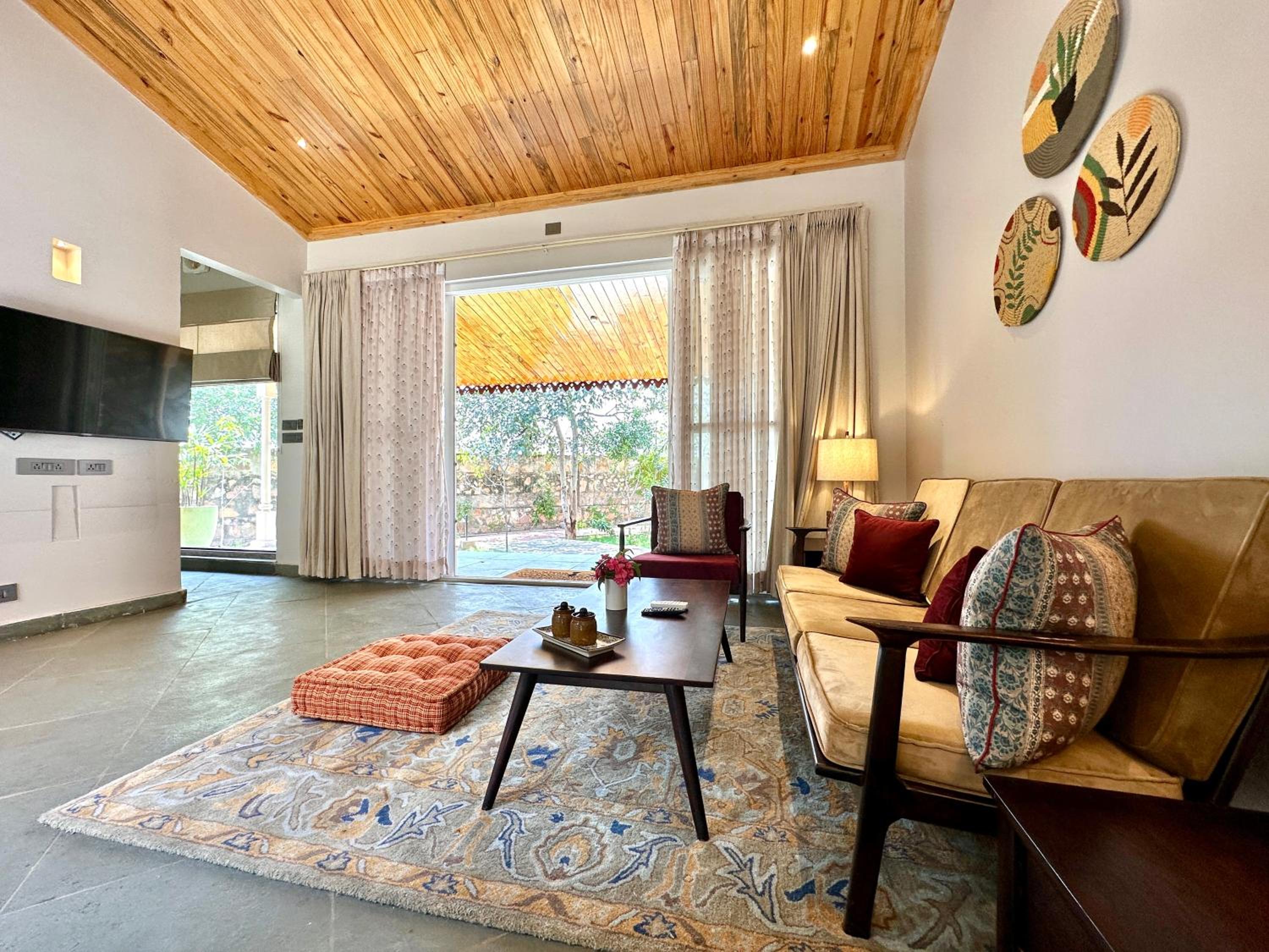 Luxury Villa With Private Pool And Courtyard photo 3