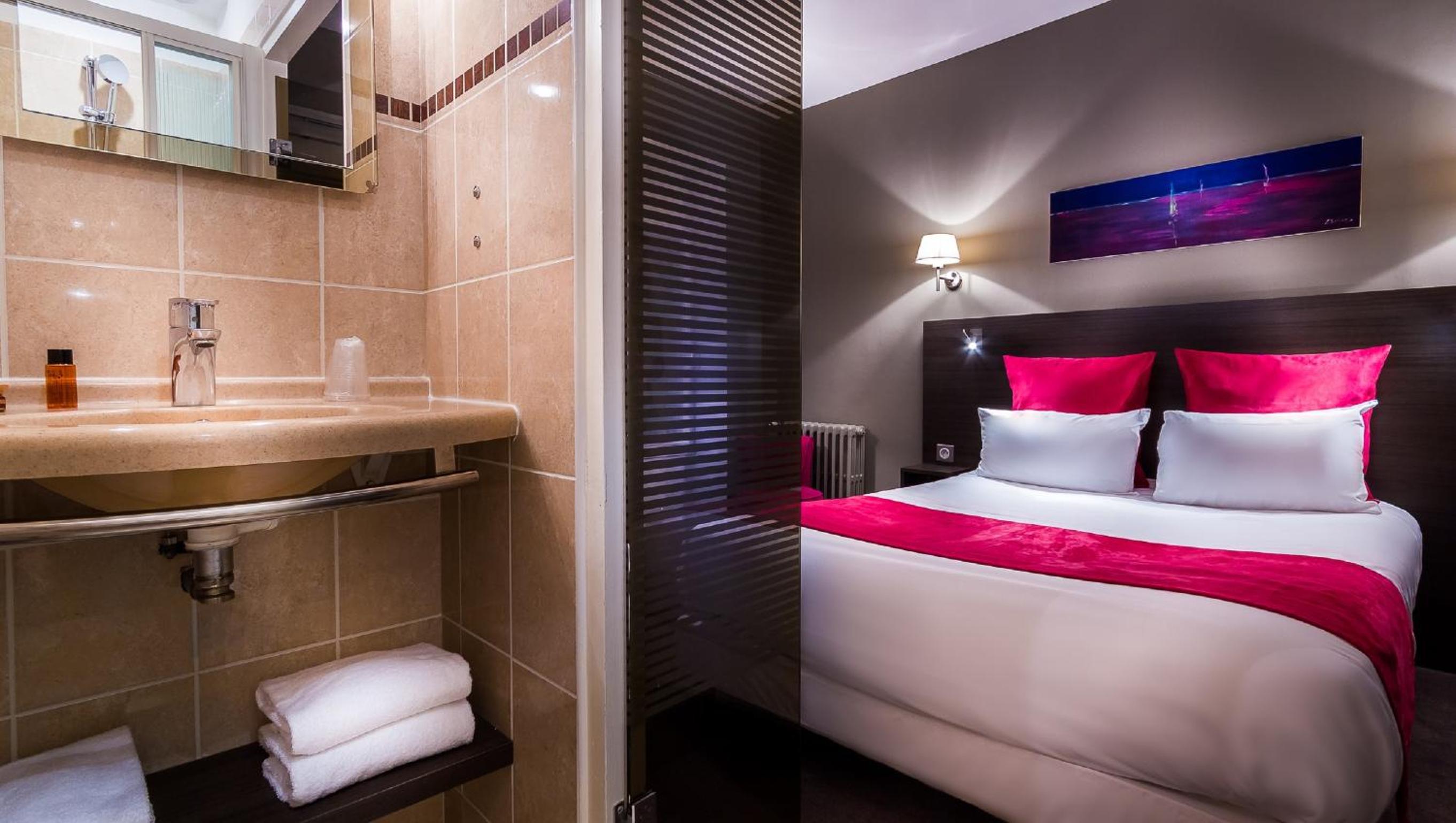 Classic Double Room - Photo 10