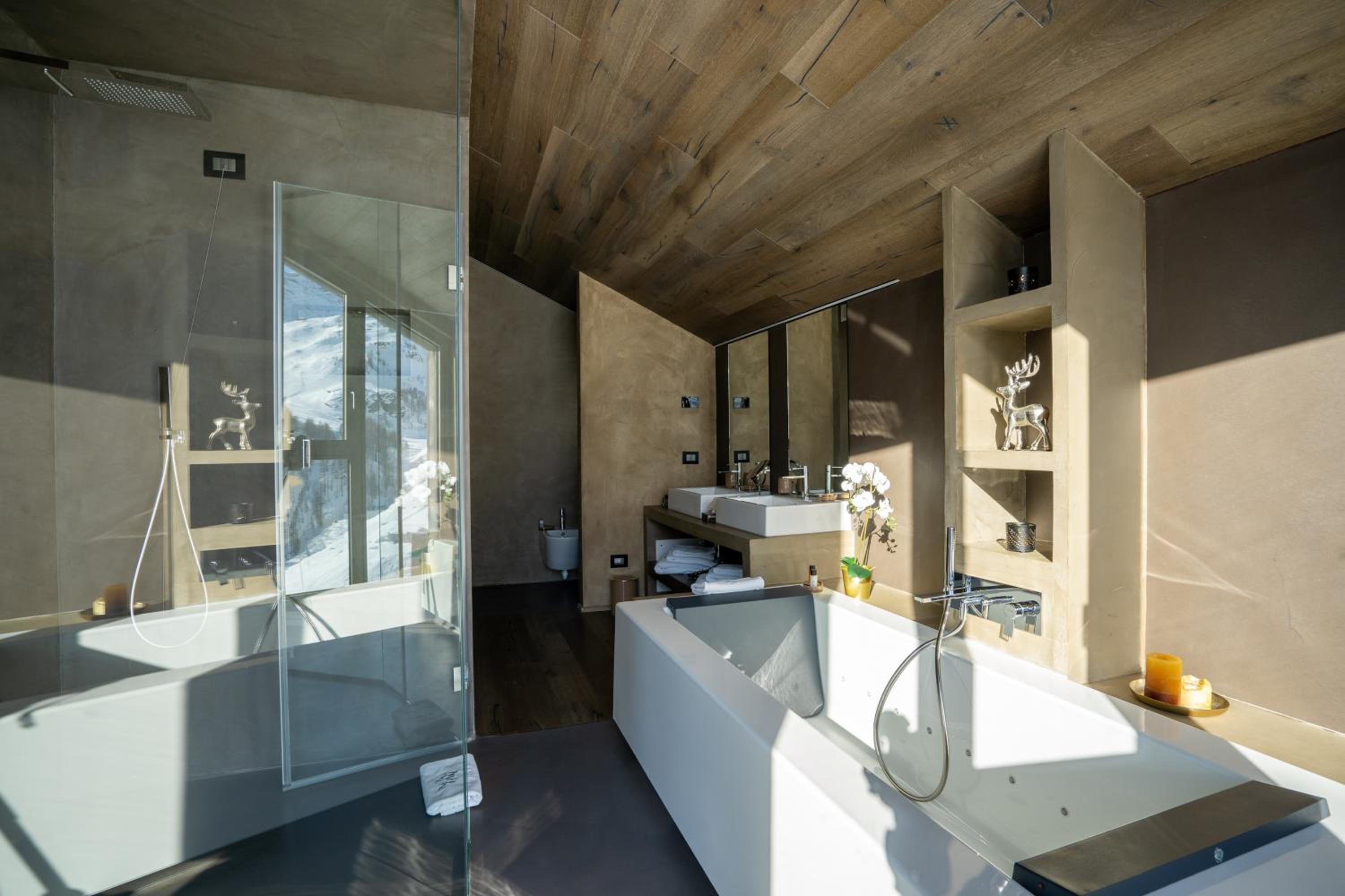 Suite with Spa Bath photo 3