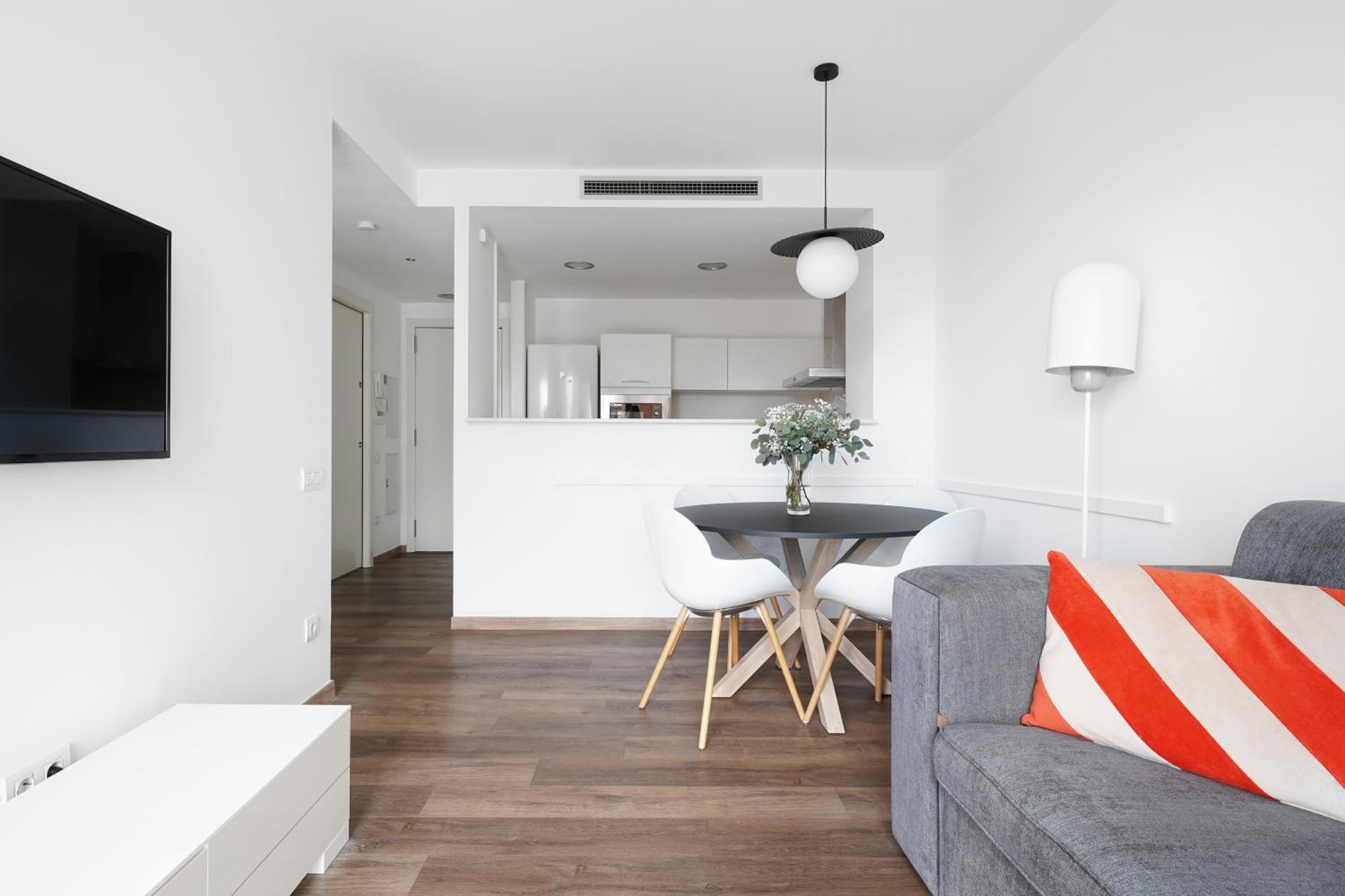 1 Bedroom Apartment with Balcony and Sofa Bed photo 3