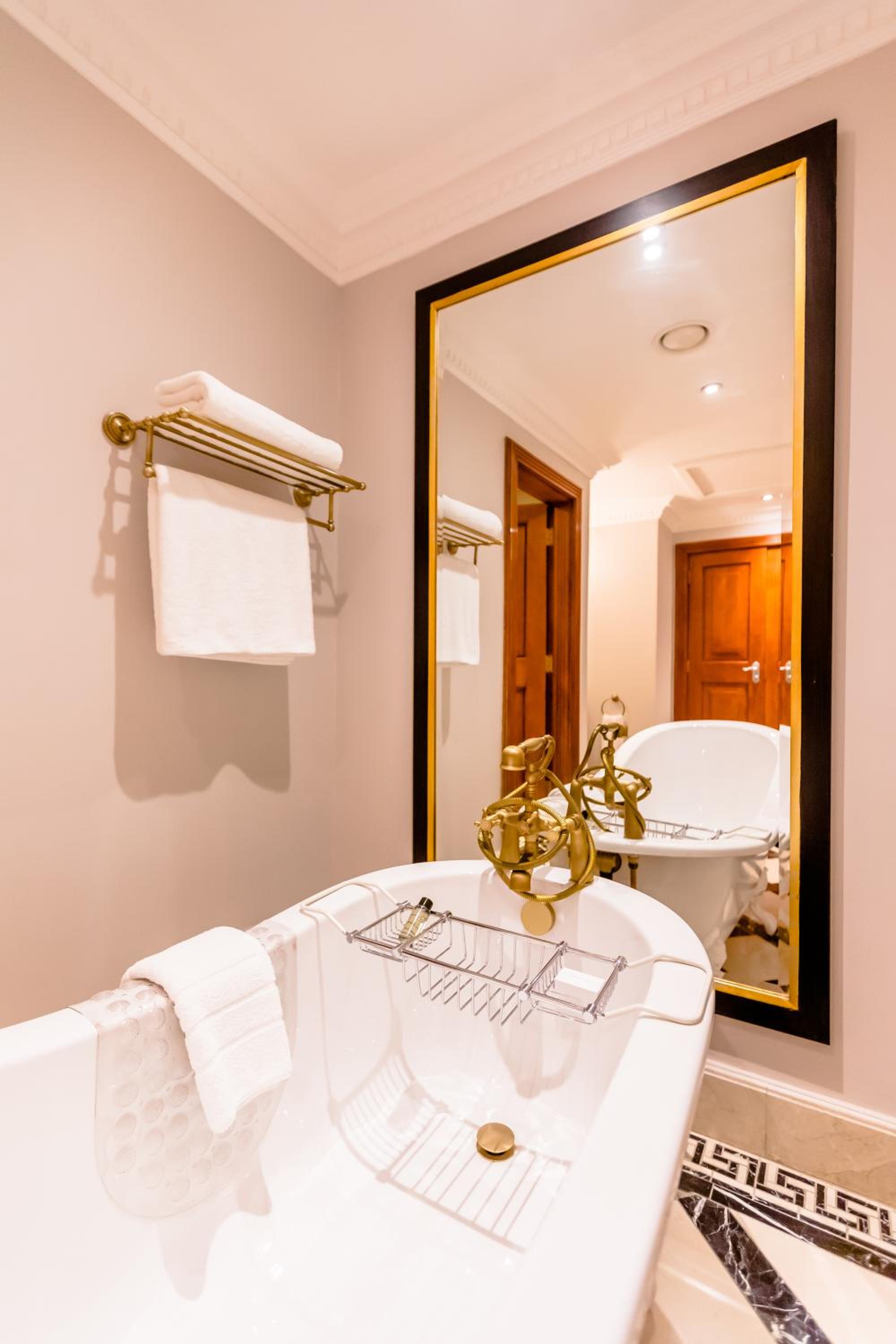 Executive Suite photo 2