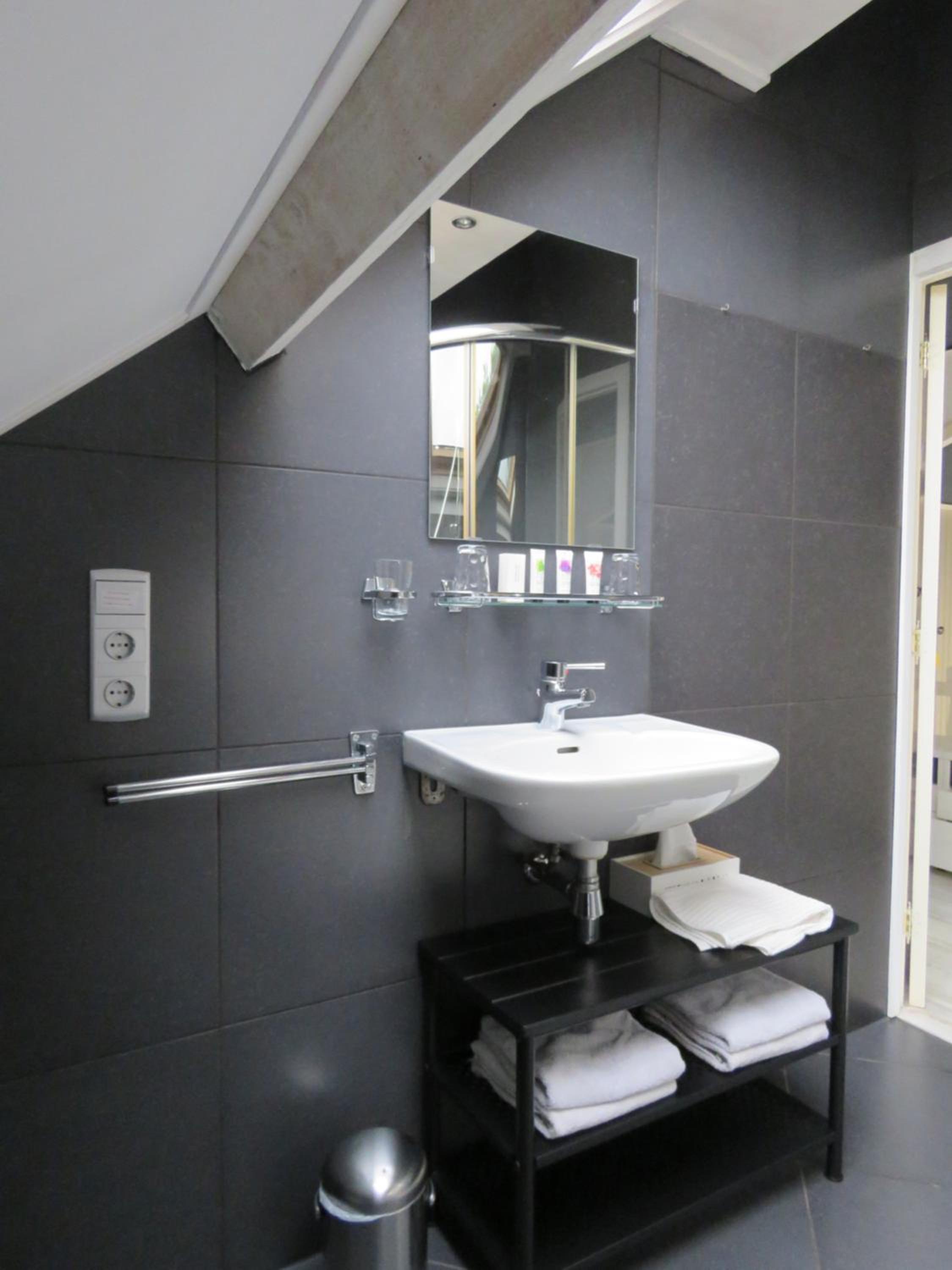 Double Room With Private External Bathroom photo 2