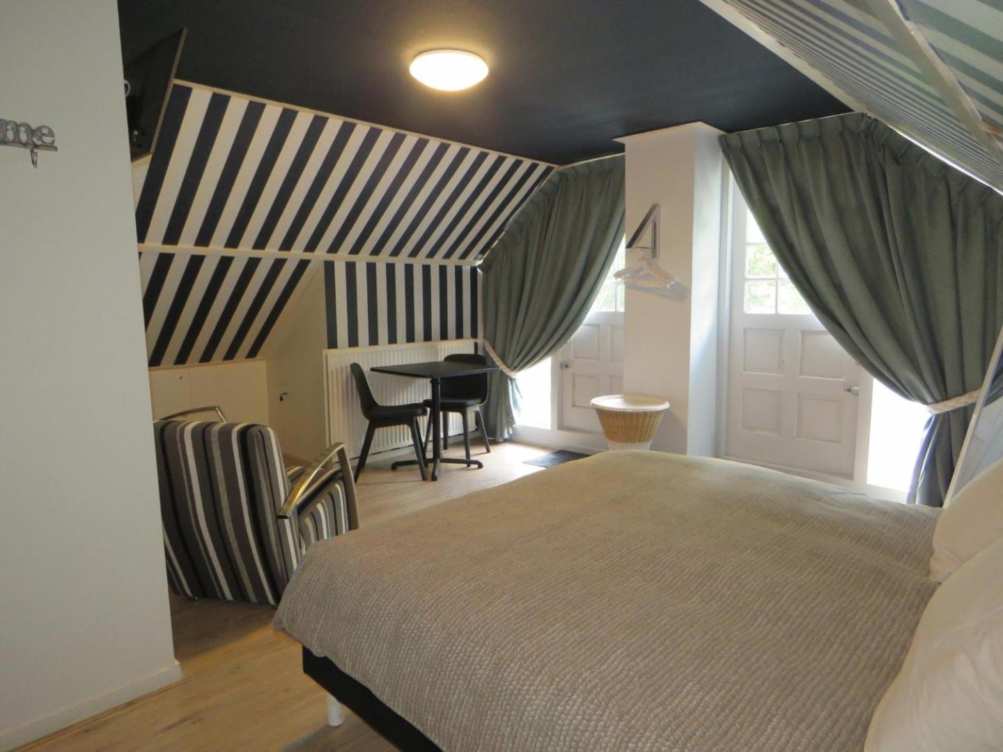 Double Room With Private Bathroom photo 3