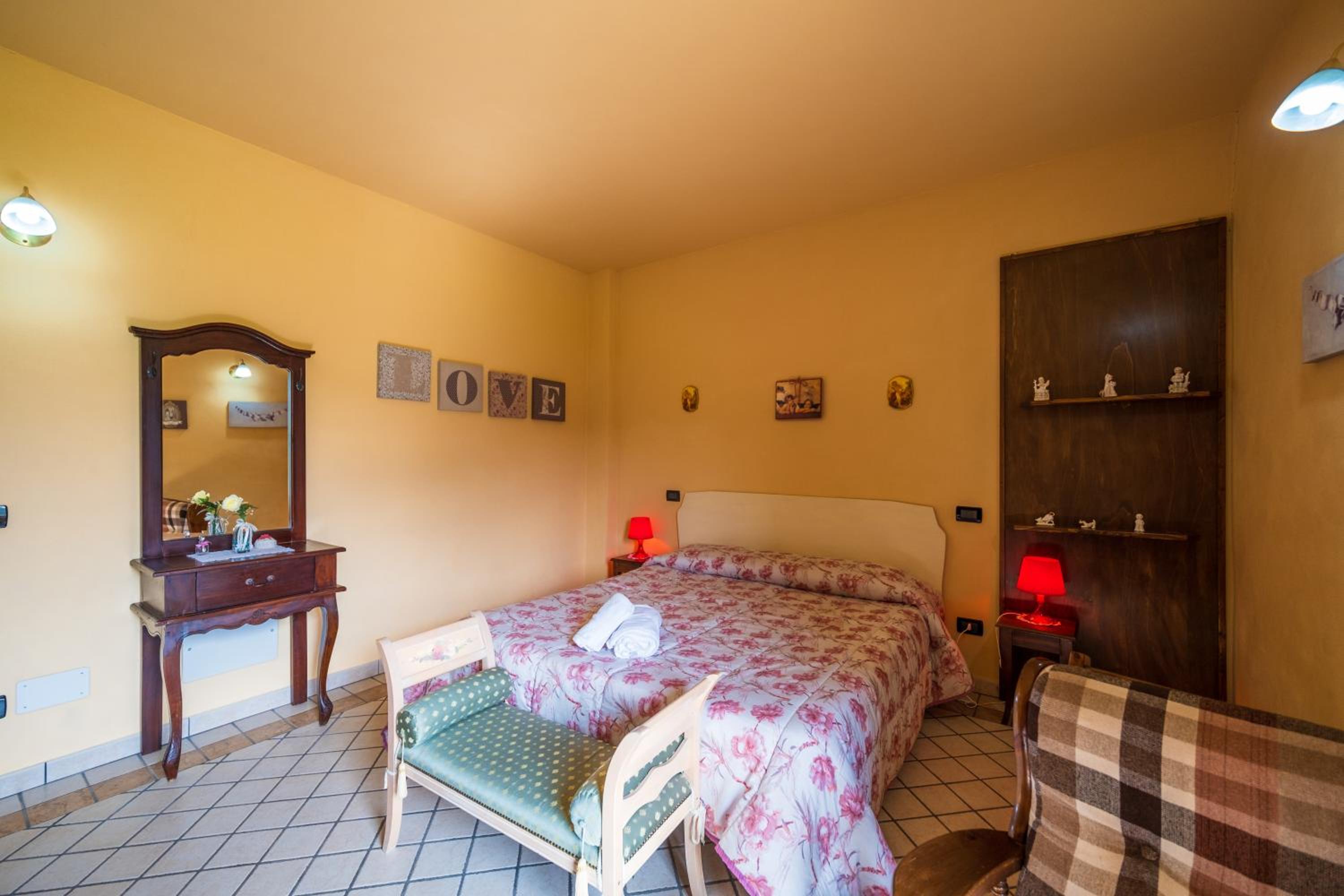 One-Bedroom Apartment With Garden View photo 3