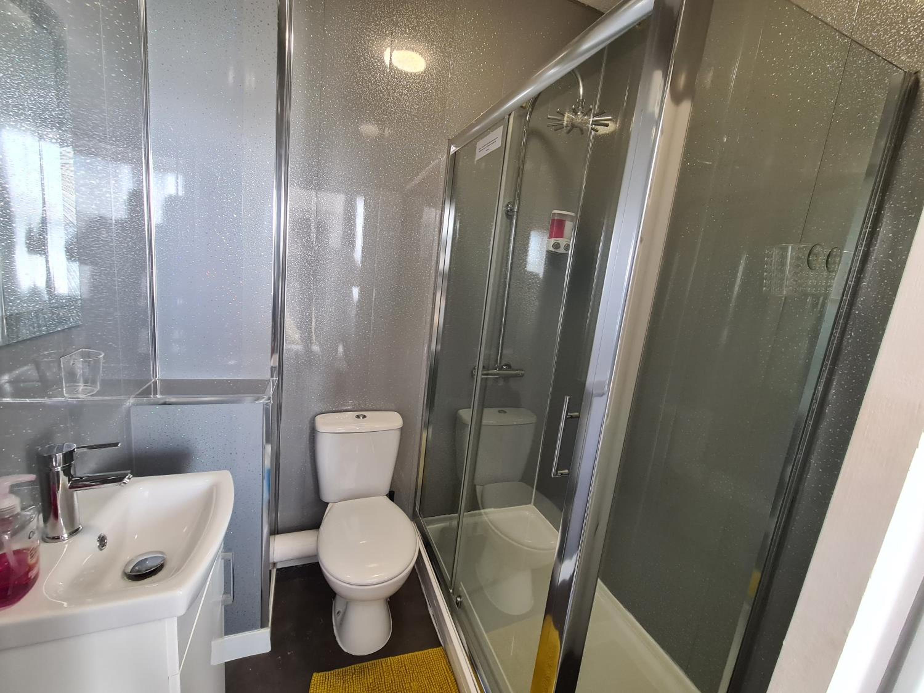 Double Room with Private Bathroom photo 3
