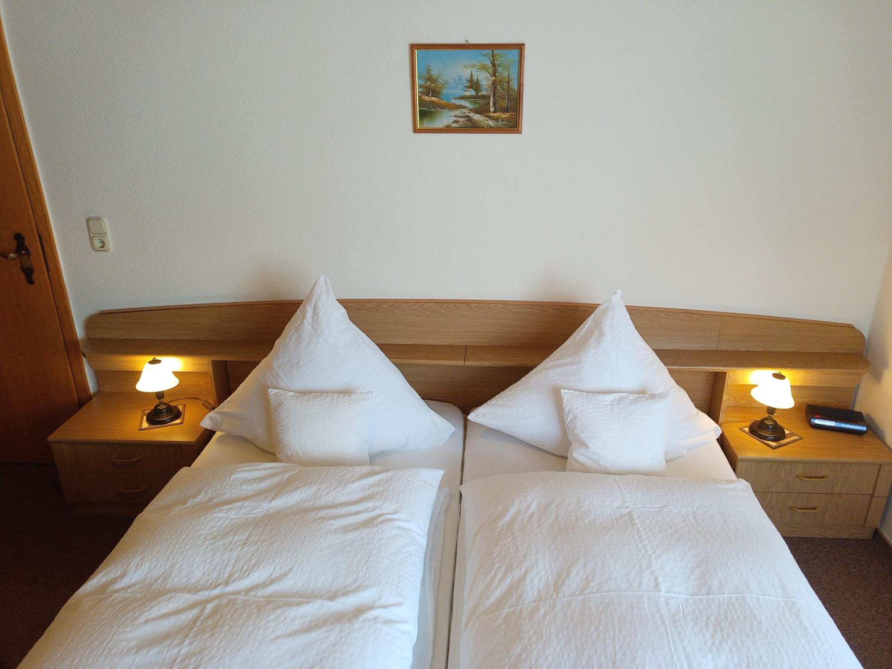 Small Double Room - Photo 1