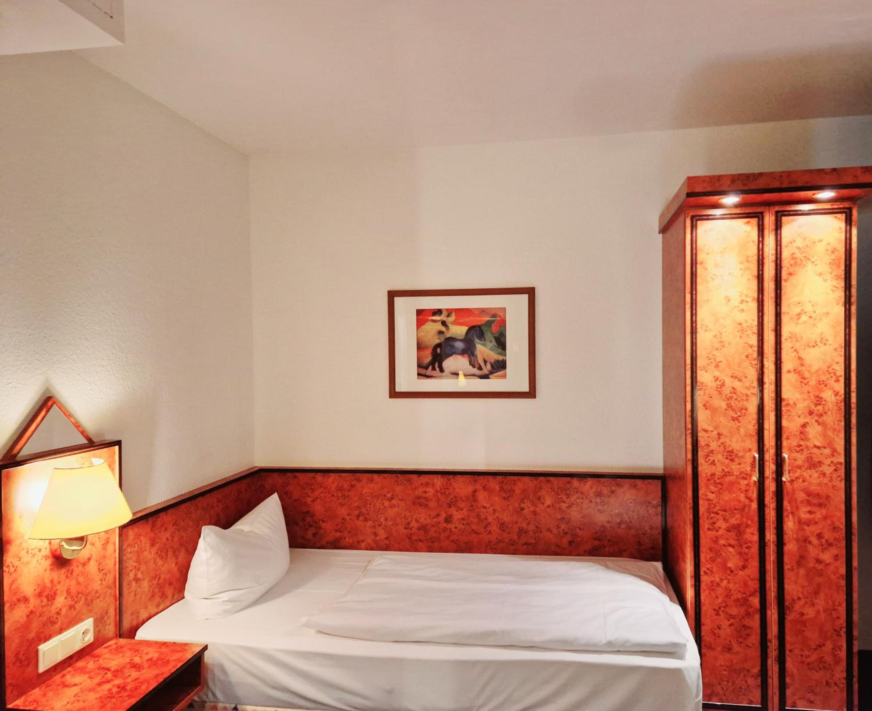 Single Room photo 2