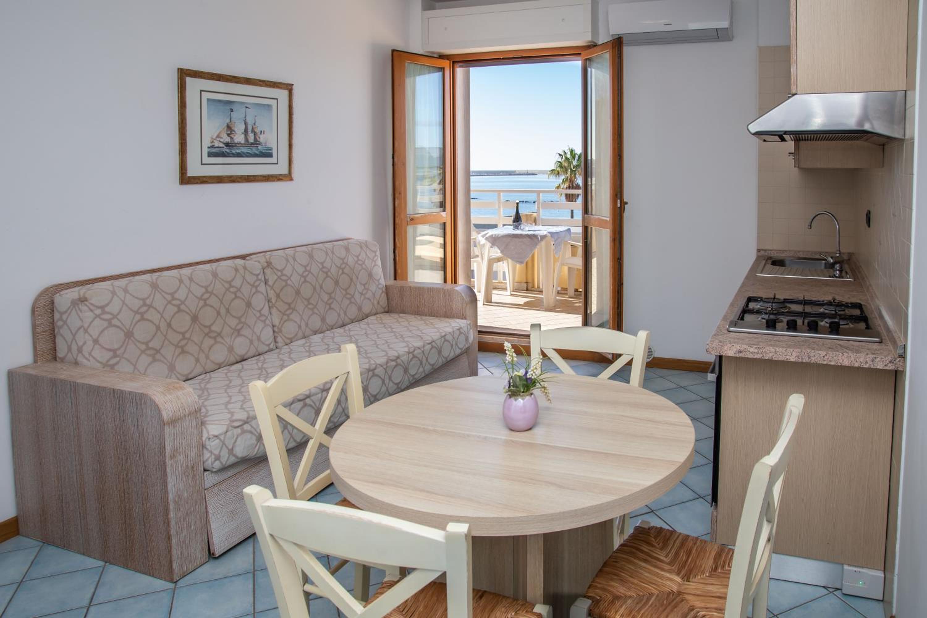 Superior One-Bedroom Apartment with Sea View photo 3
